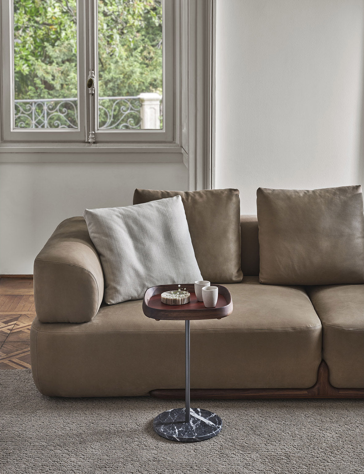 SIDE & COFFEE TABLES