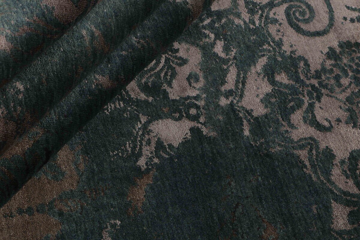RUGS
