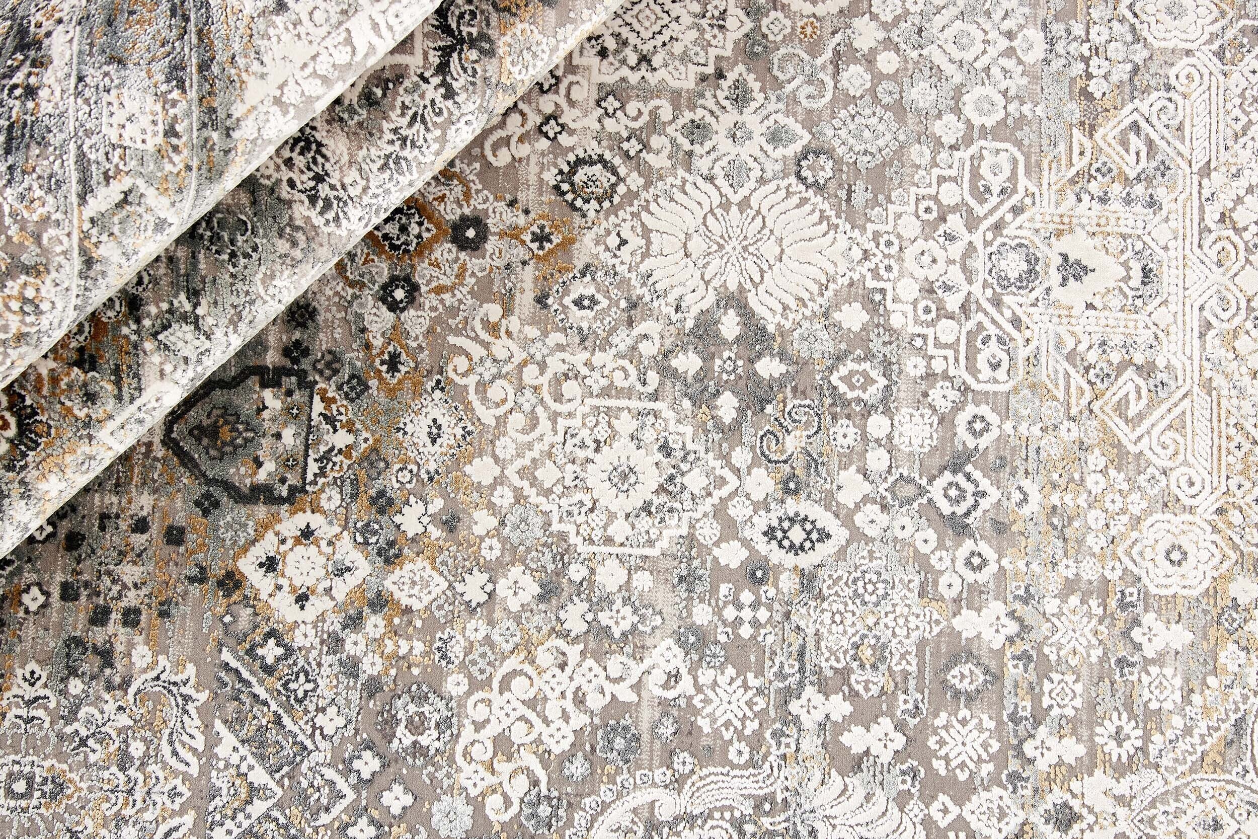 RUGS