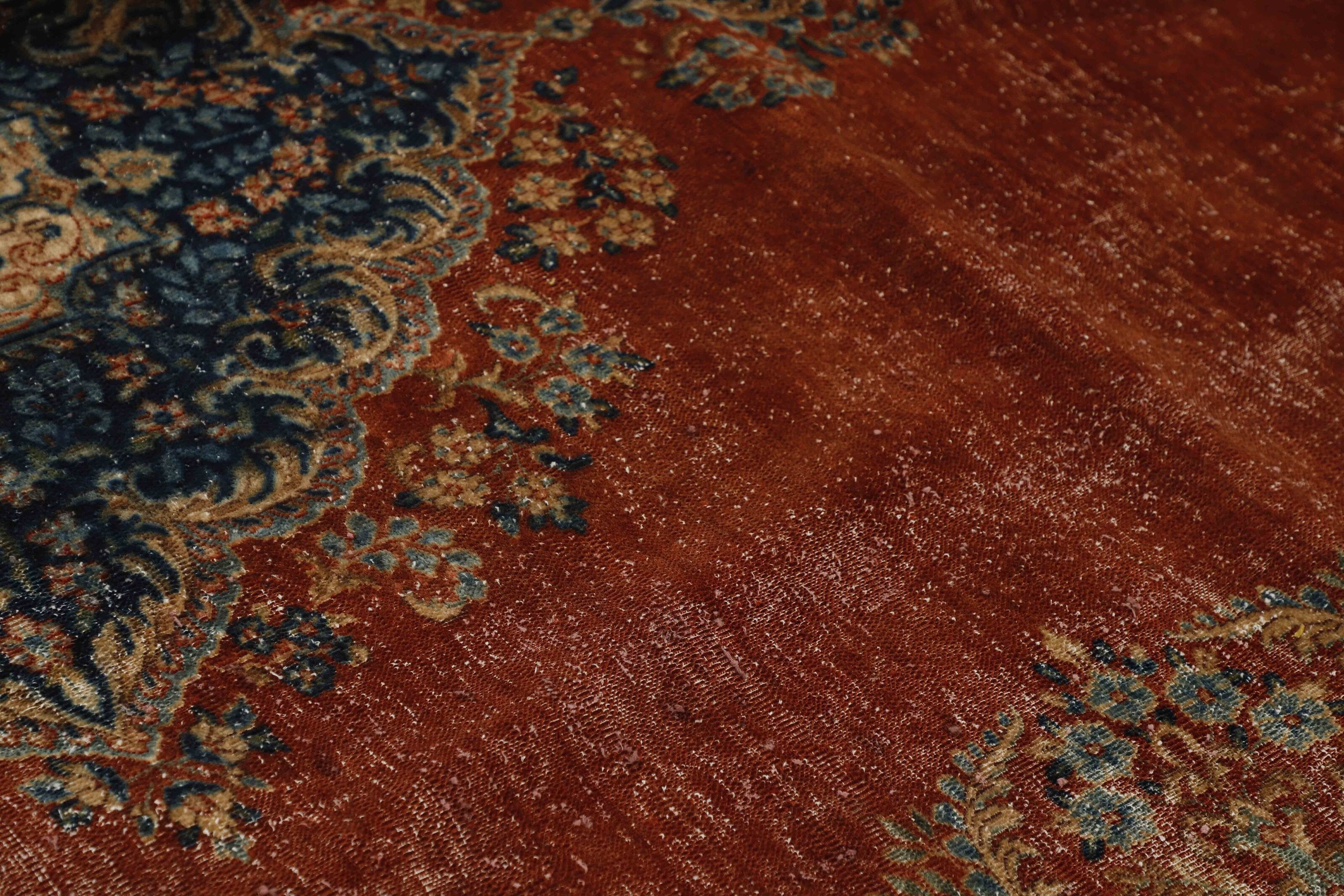 RUGS