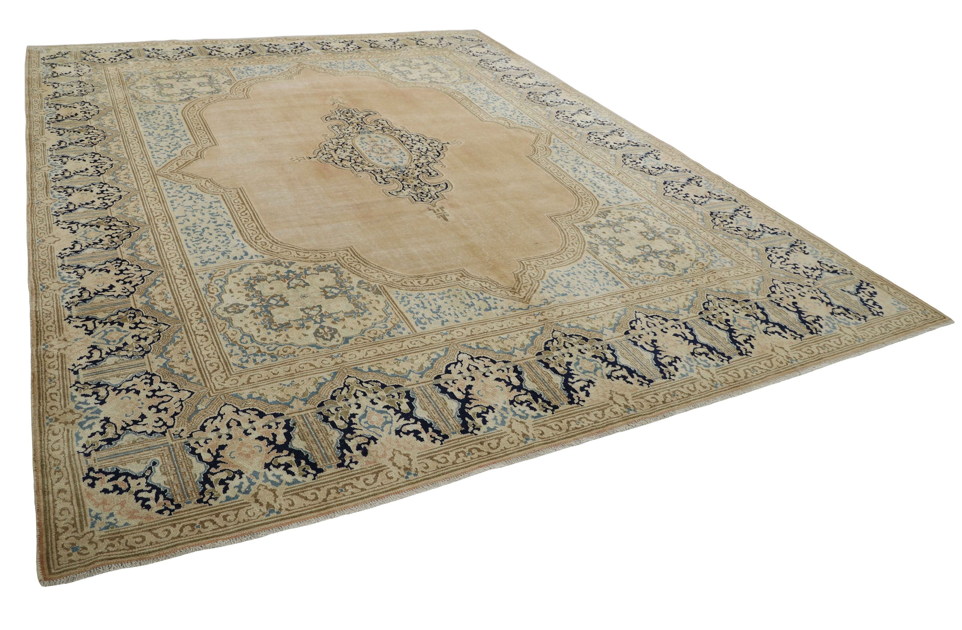 RUGS