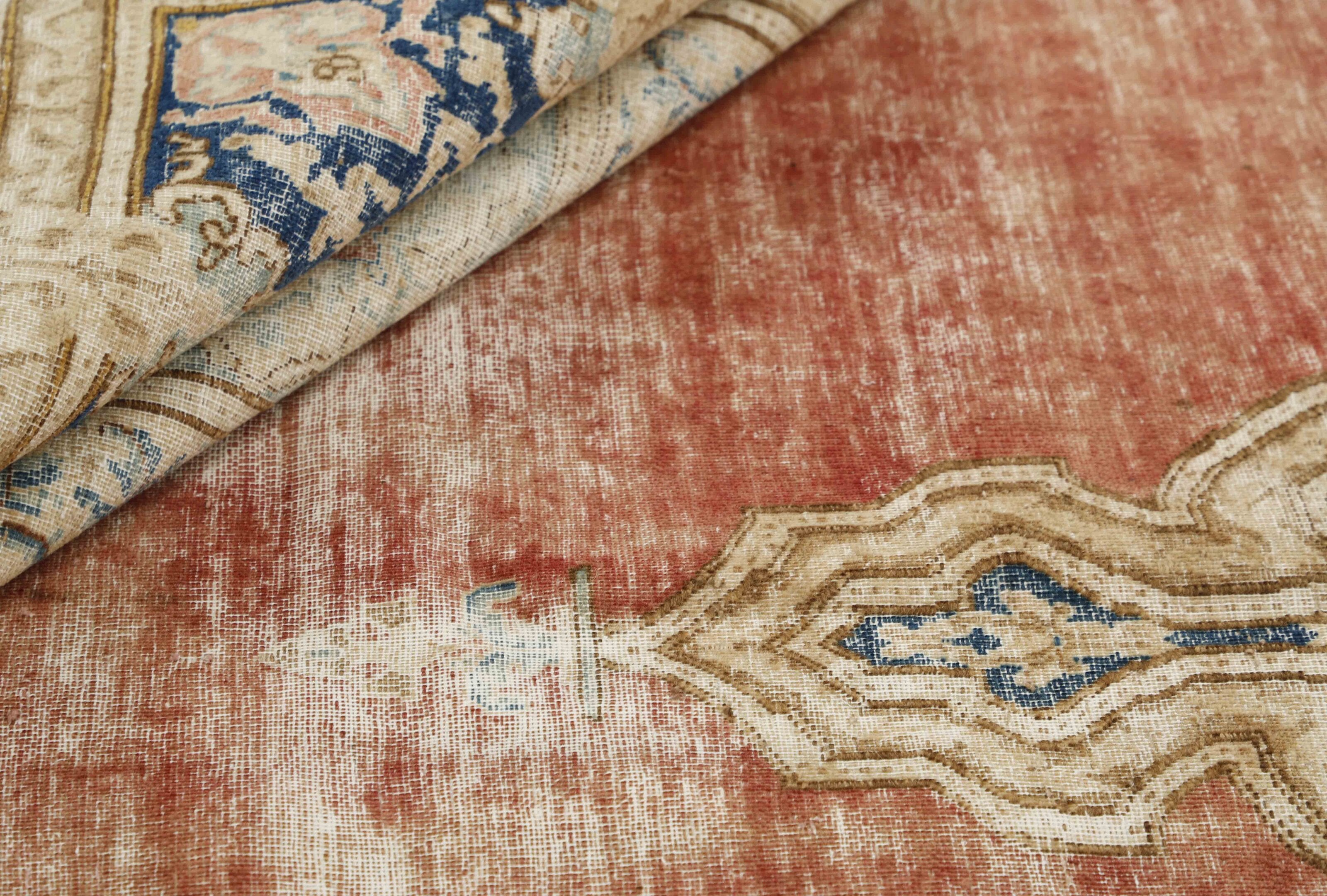 RUGS