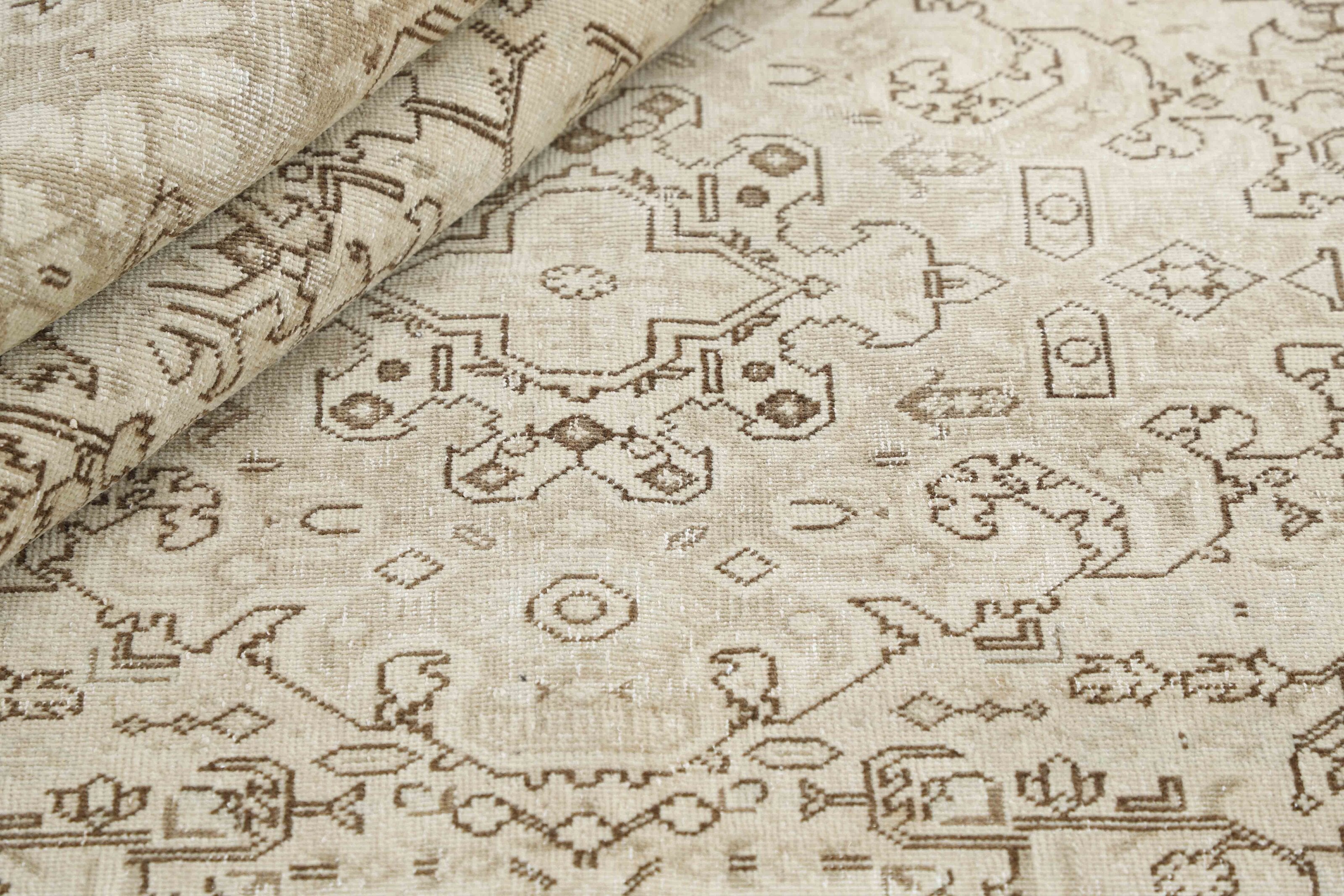 RUGS