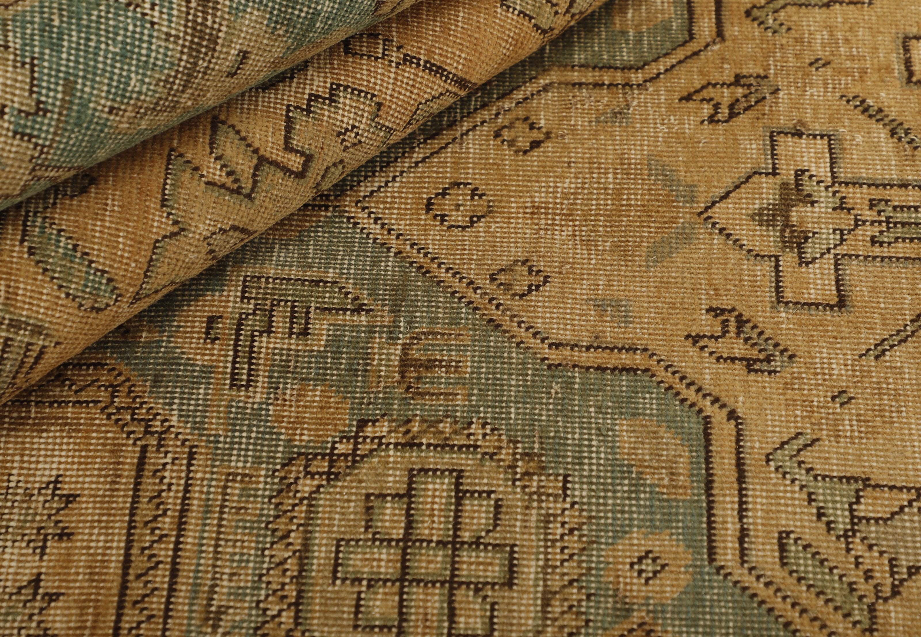 RUGS