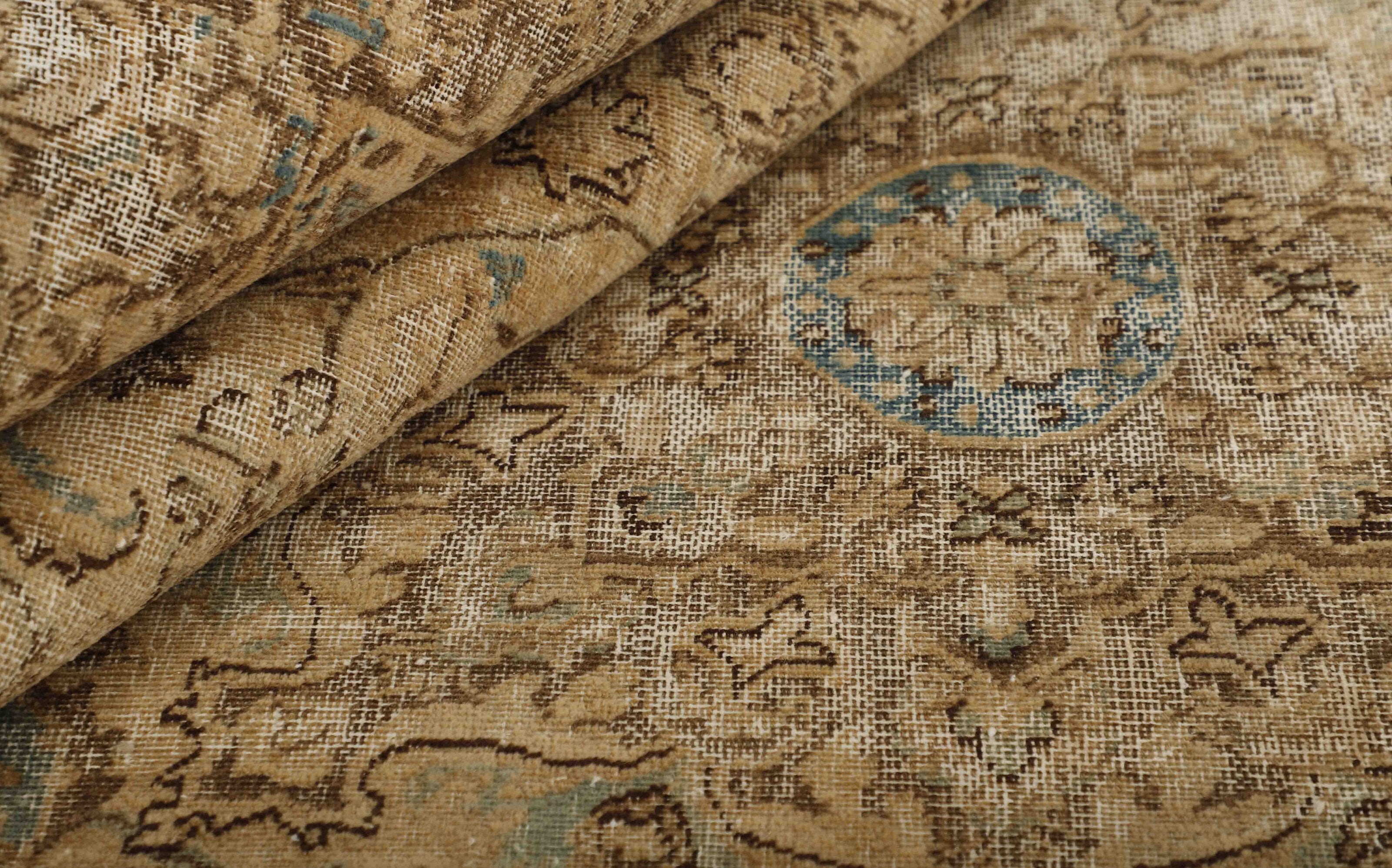 RUGS