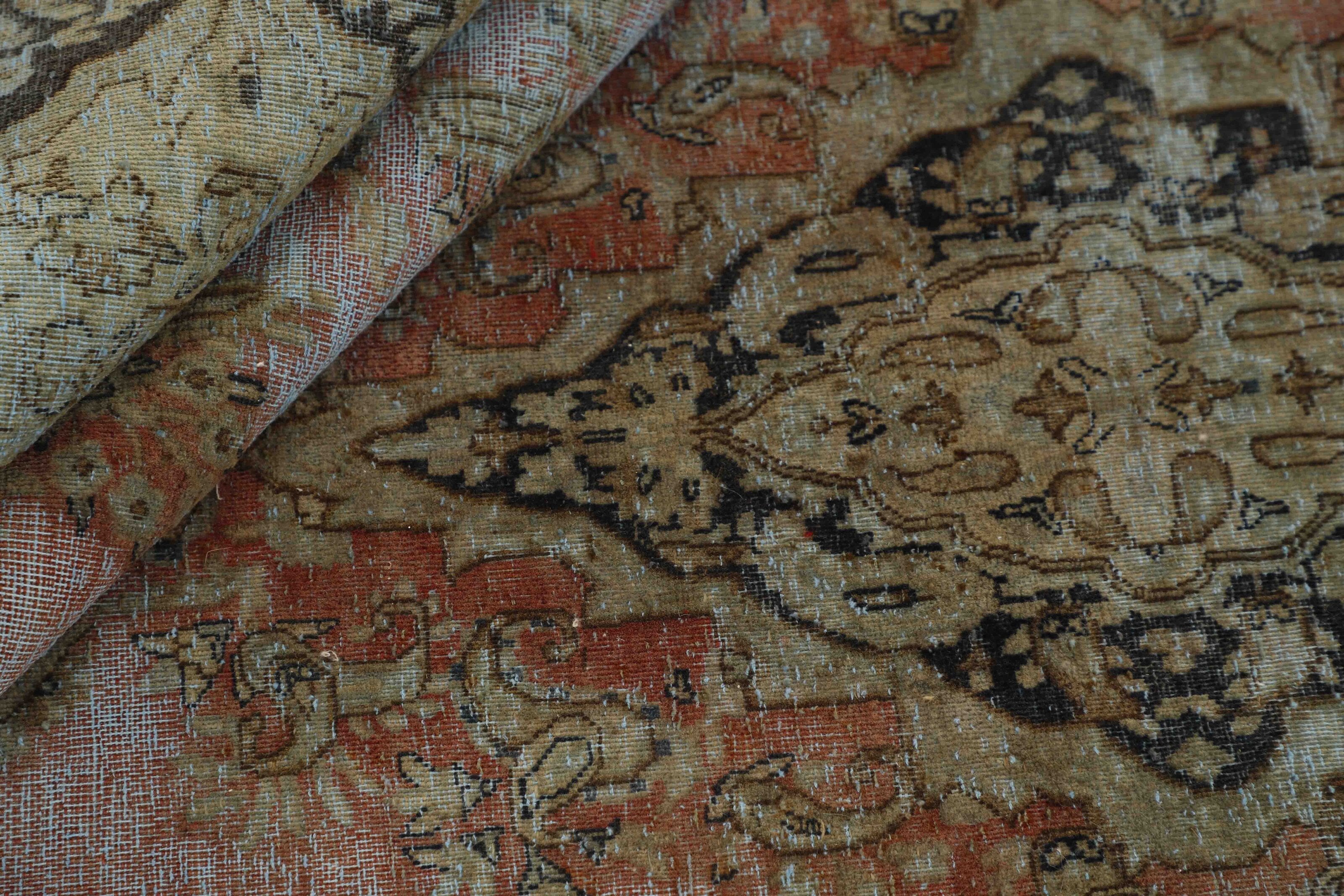RUGS