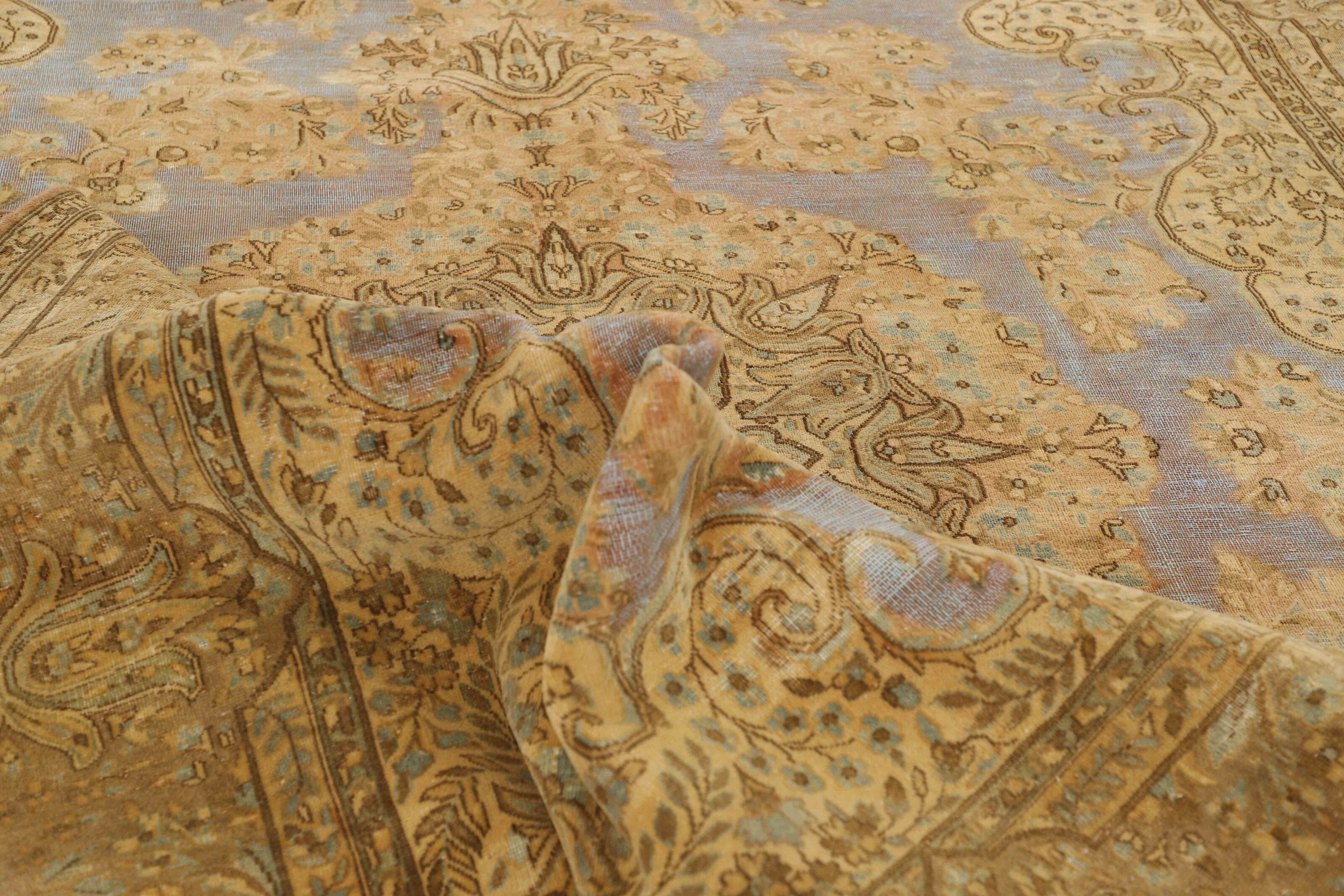 RUGS