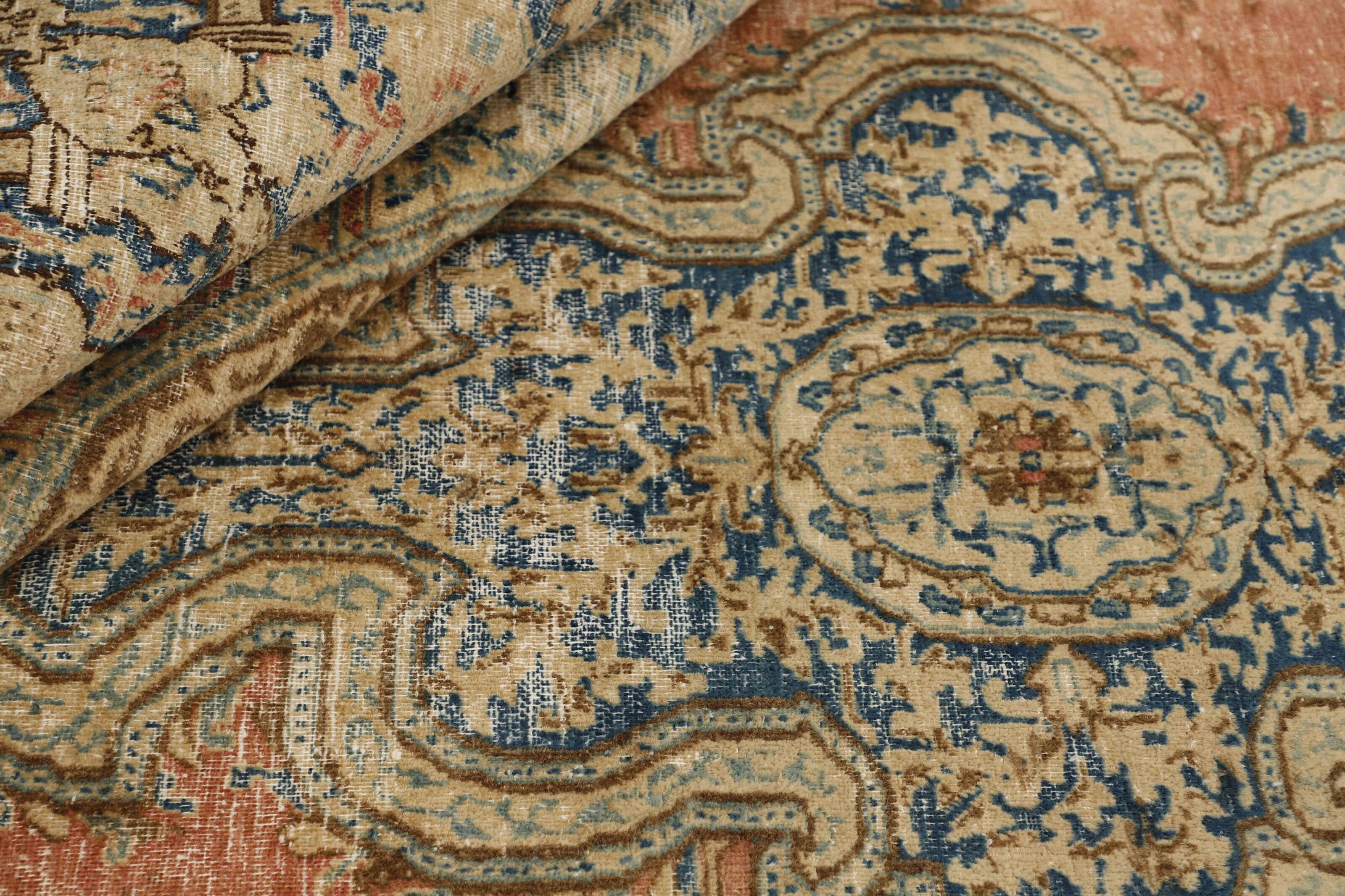 RUGS