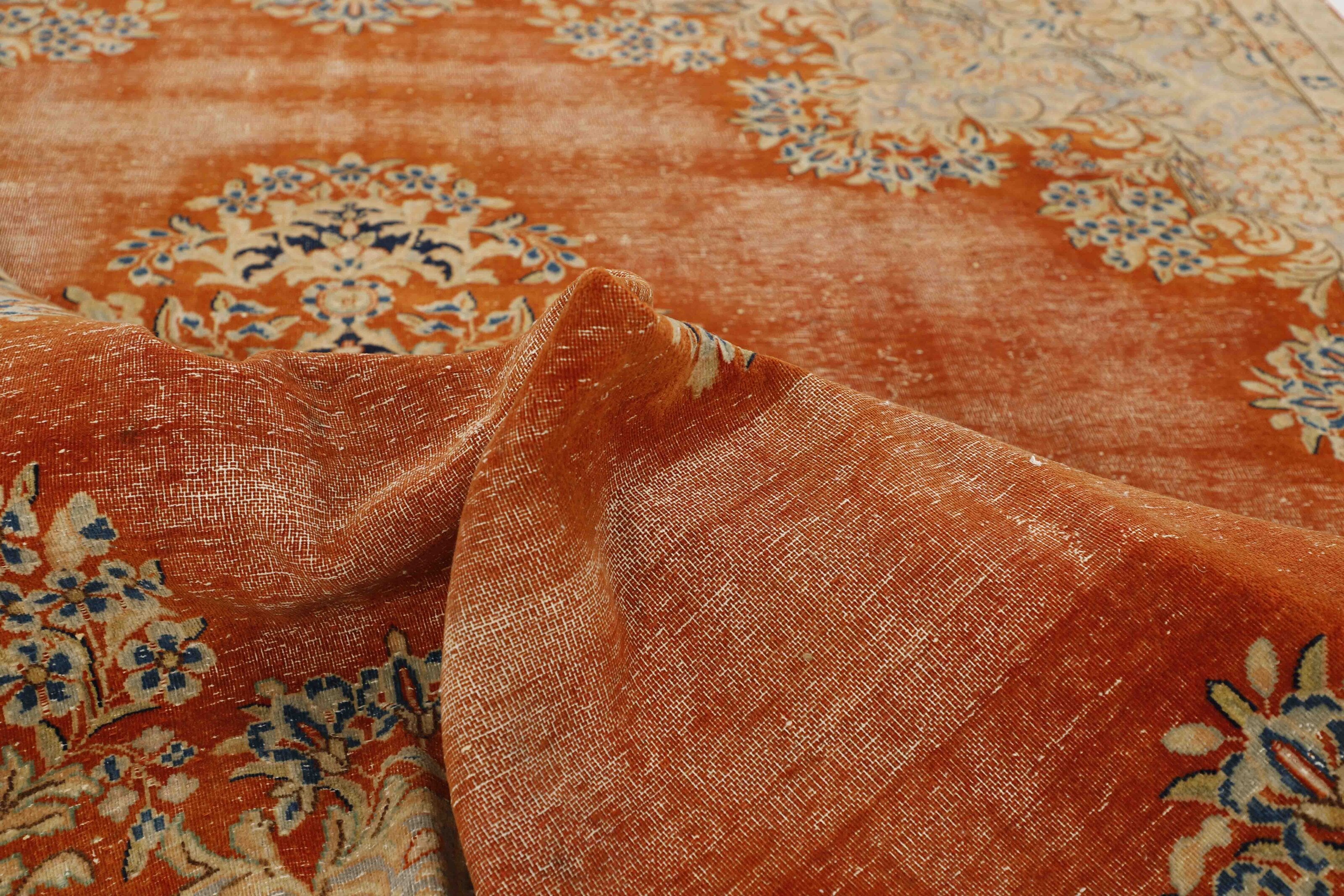 RUGS