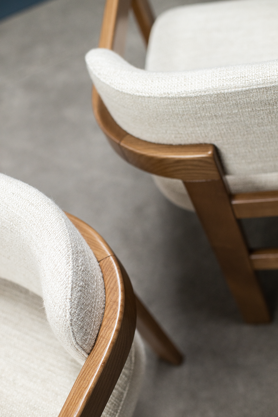Chairs & Barstools