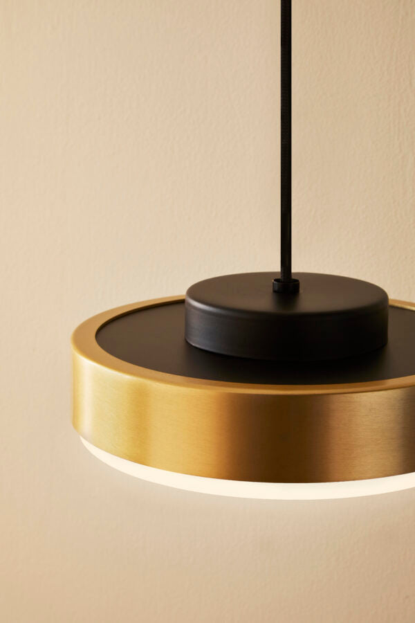 WALL LAMP