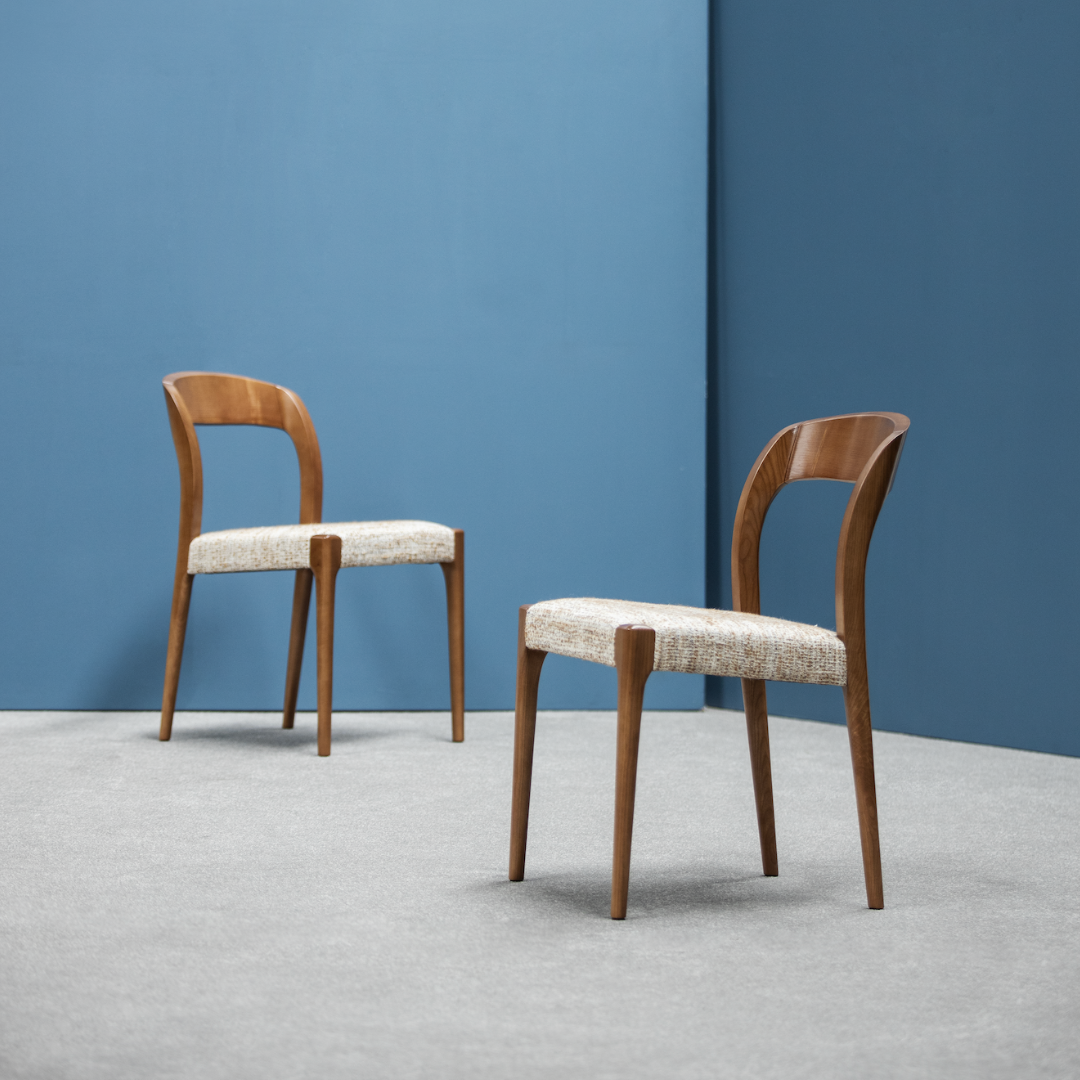 Chairs & Barstools