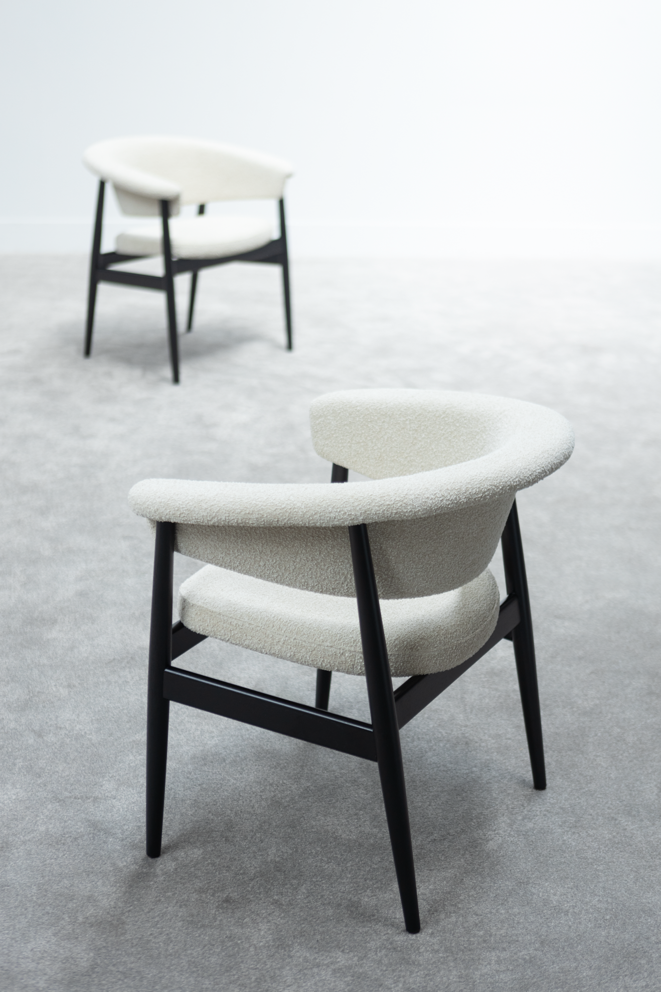 Chairs & Barstools