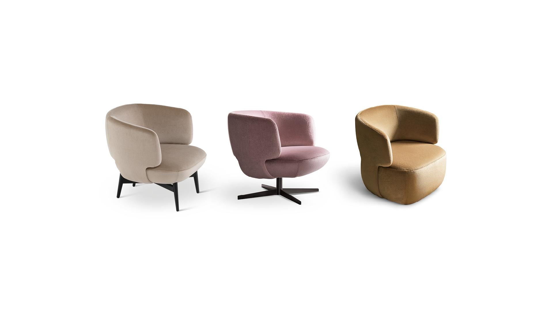 ARMCHAIRS AND POUFS