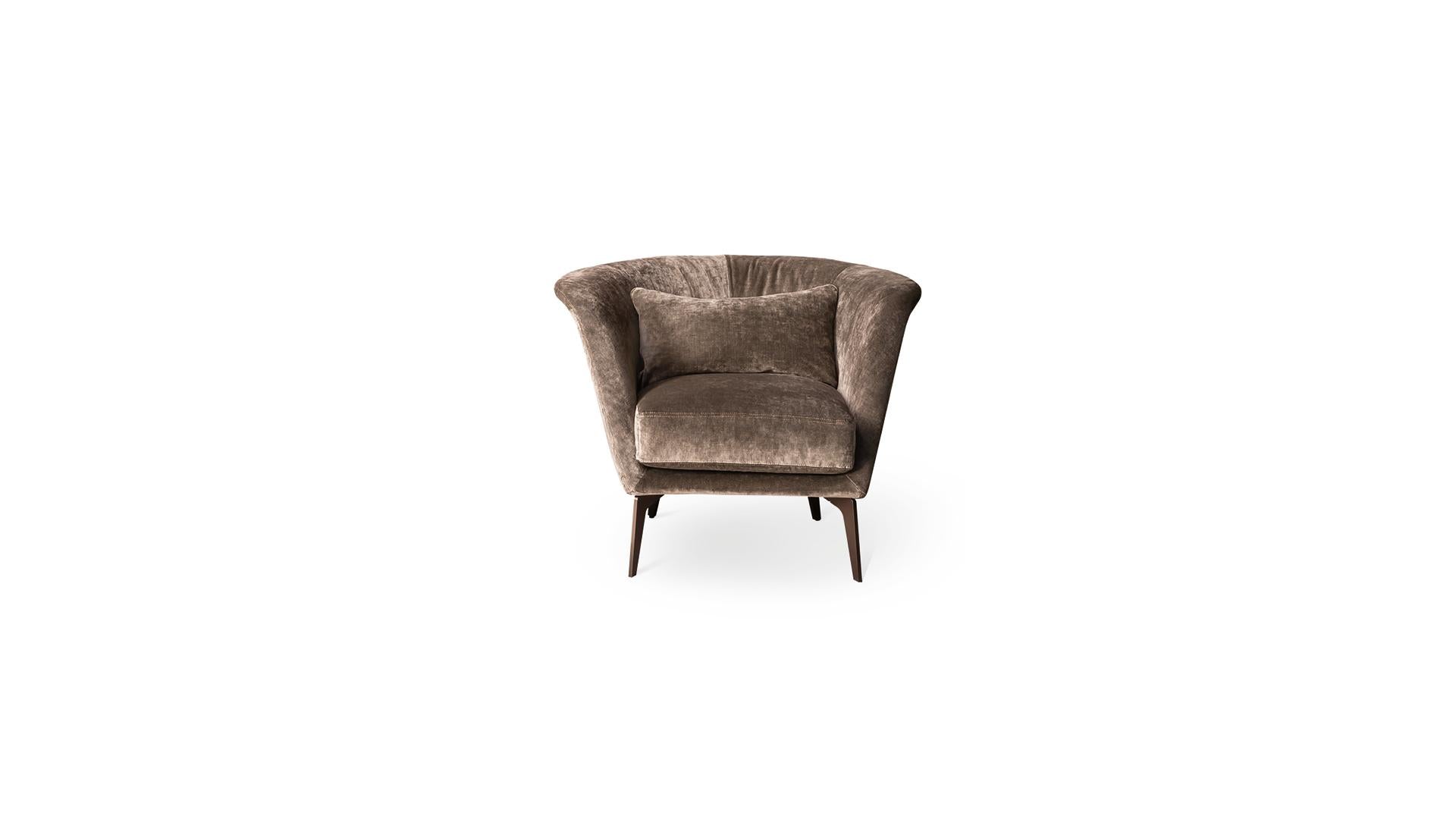 ARMCHAIRS AND POUFS