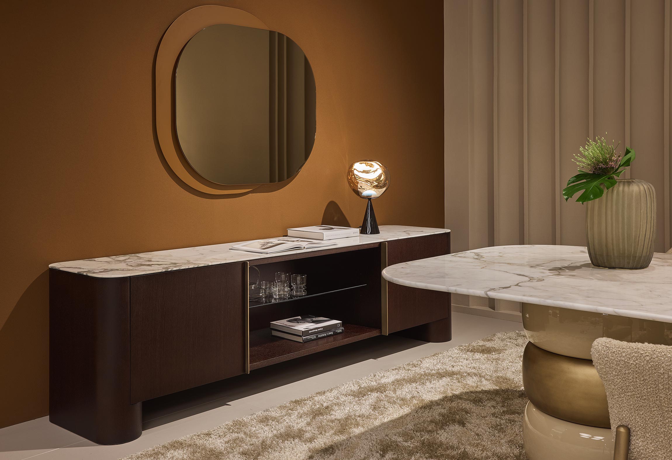 BOOKSHELVES / CONSOLES / MIRRORS