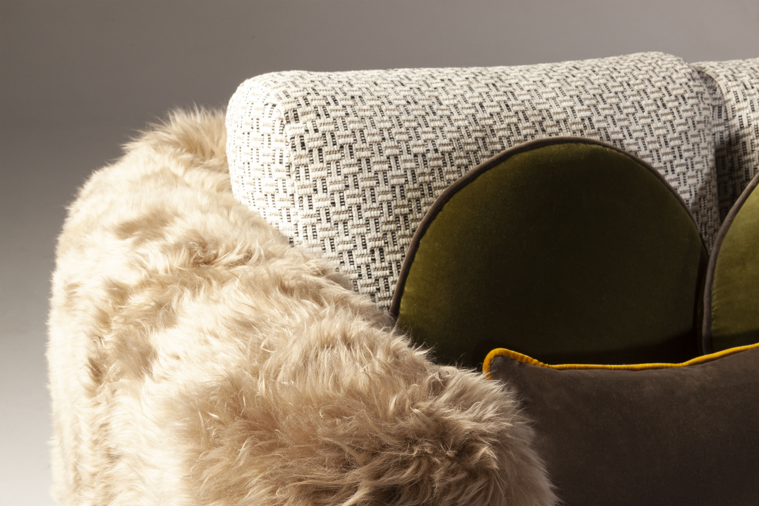 LOUNGE SEATING