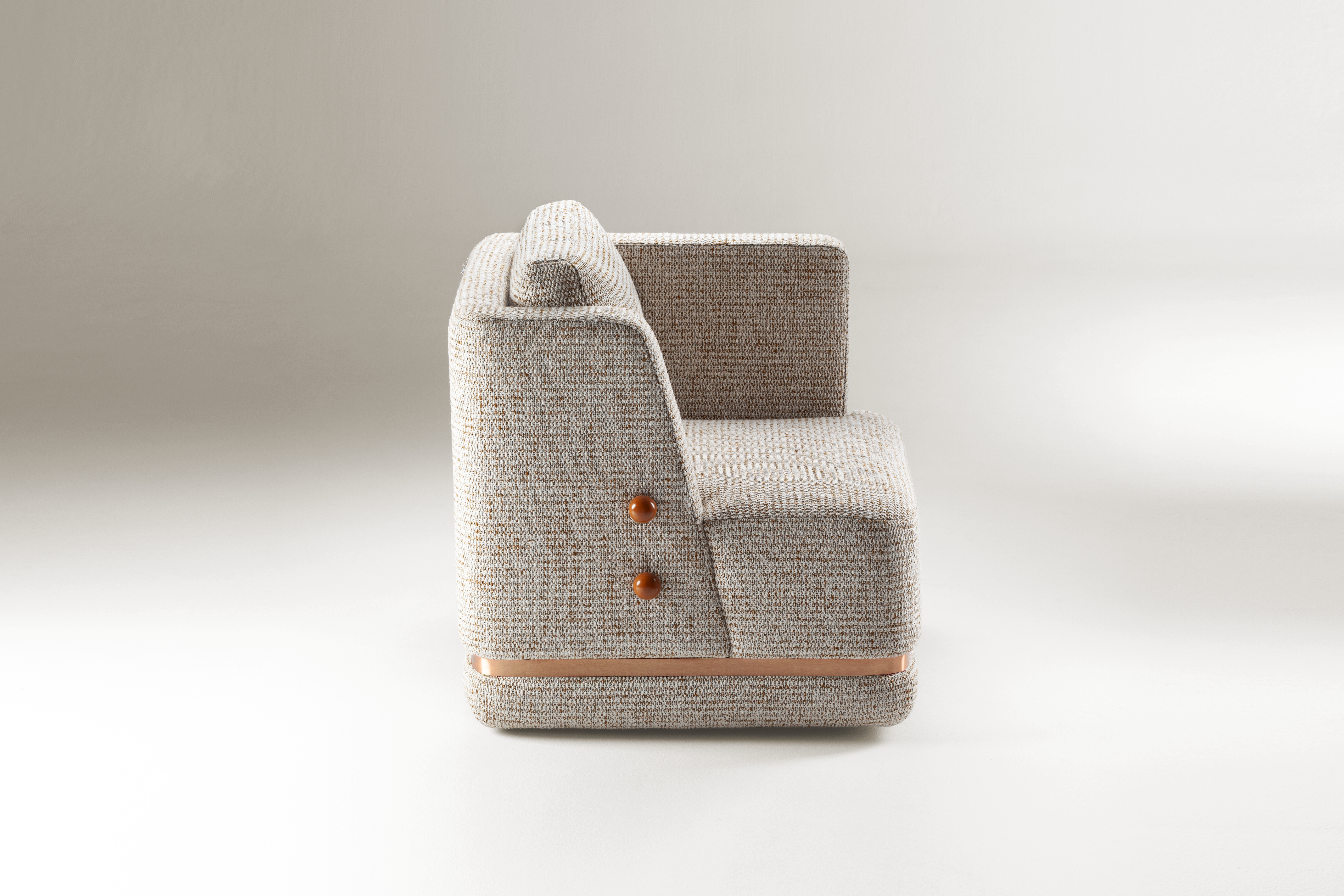 LOUNGE SEATING