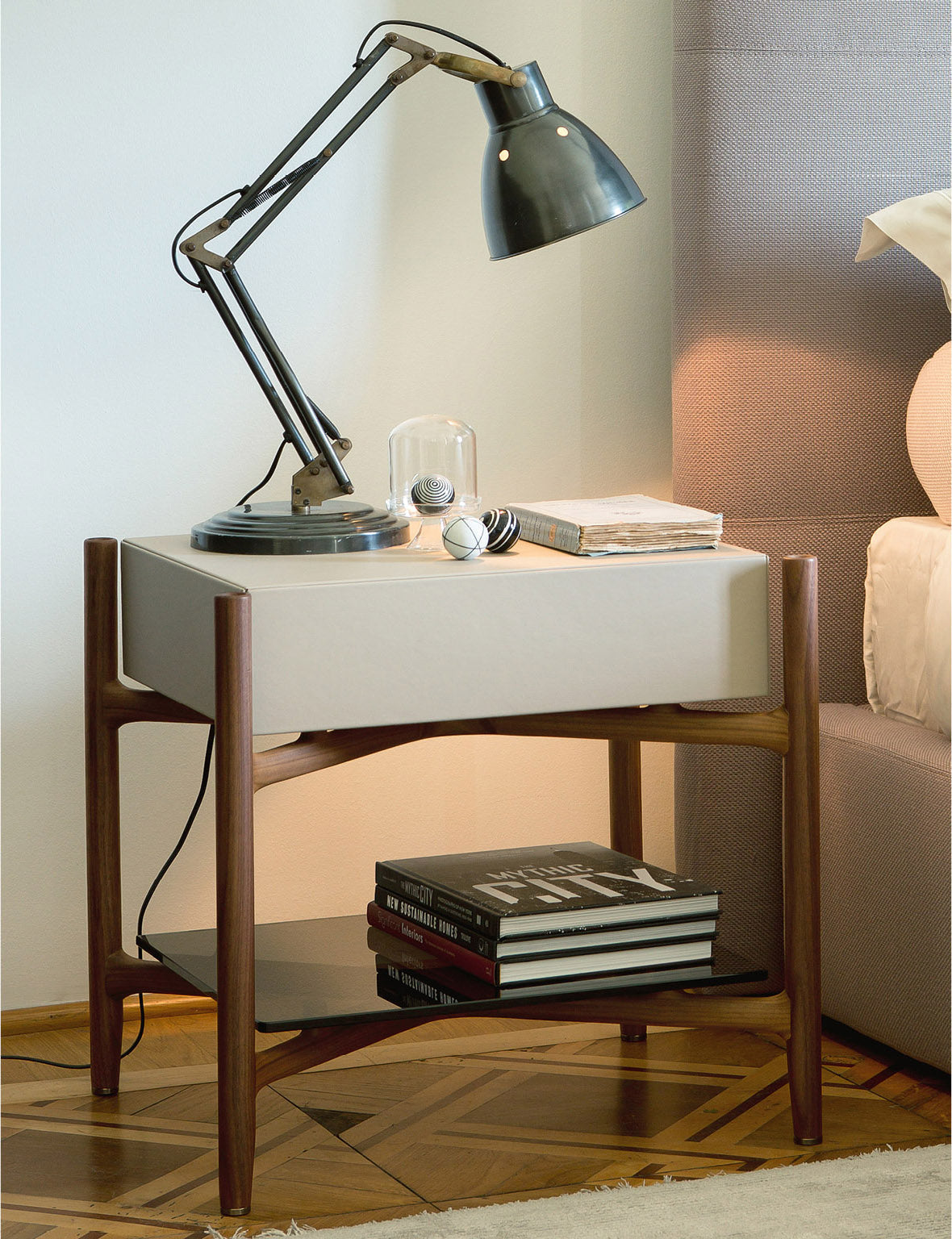 NIGHT TABLES