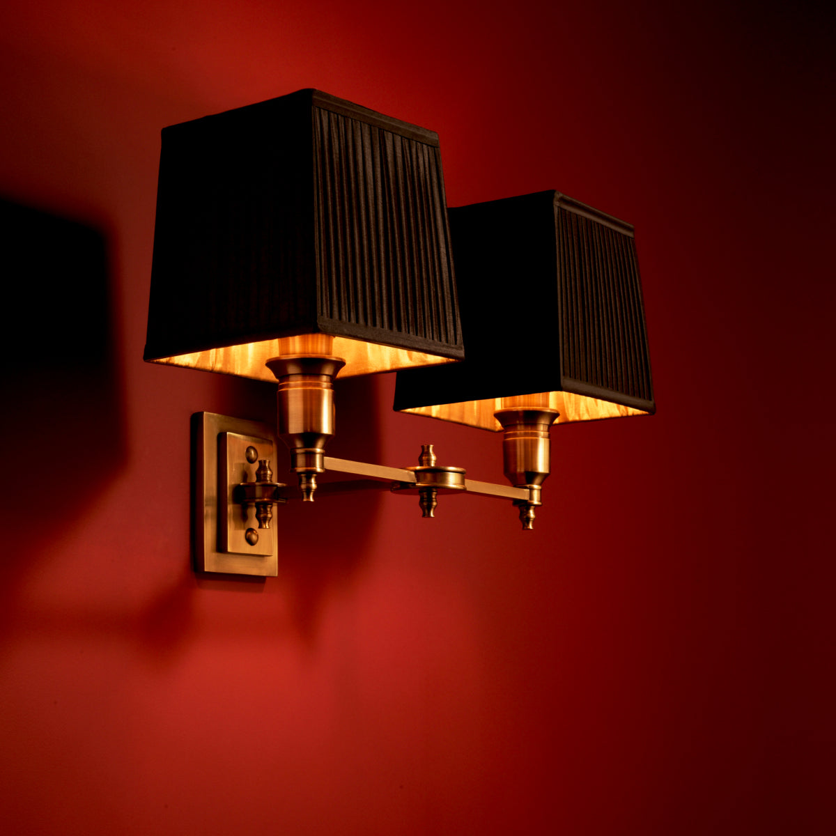 WALL LAMP