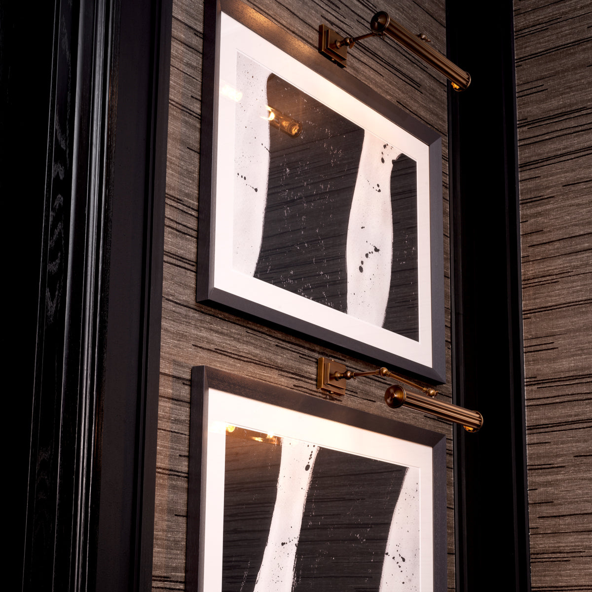 WALL LAMP