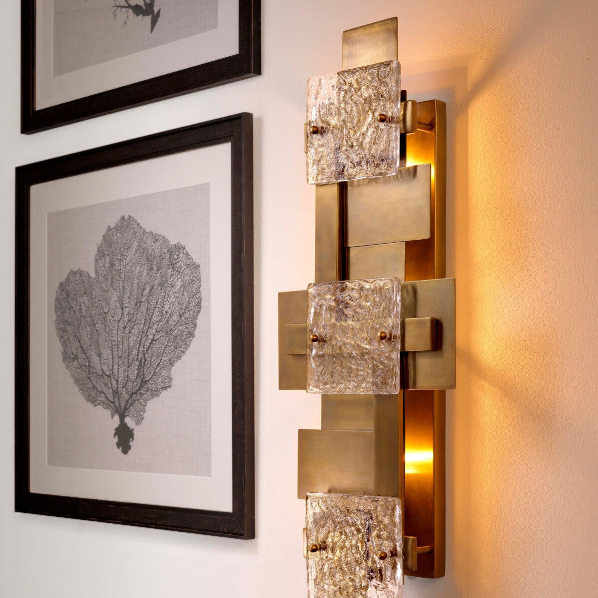 WALL LAMP
