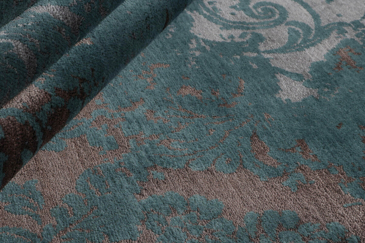 RUGS