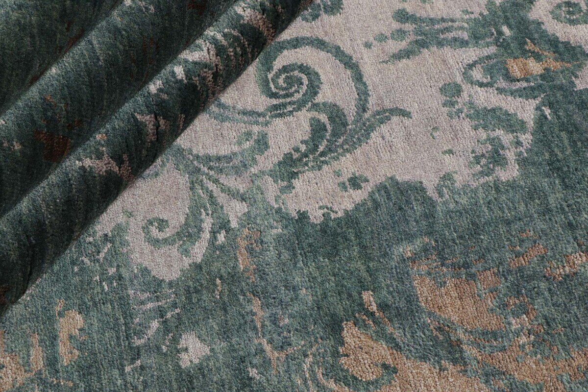 RUGS