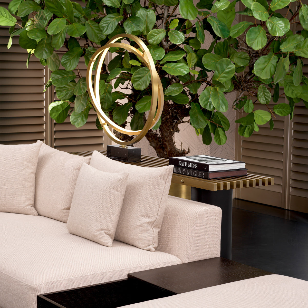 CONSOLE TABLE