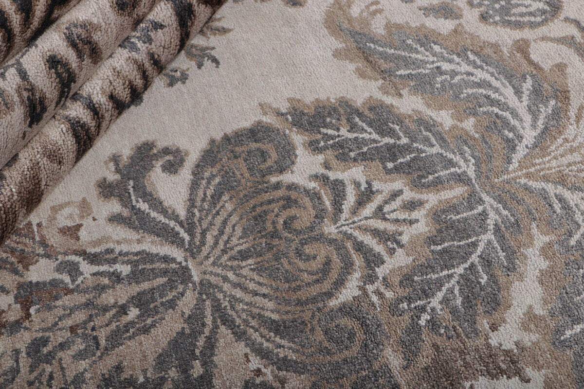 RUGS