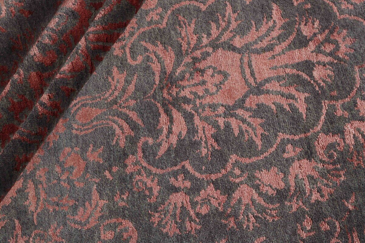 RUGS