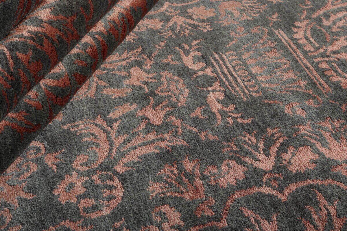 RUGS