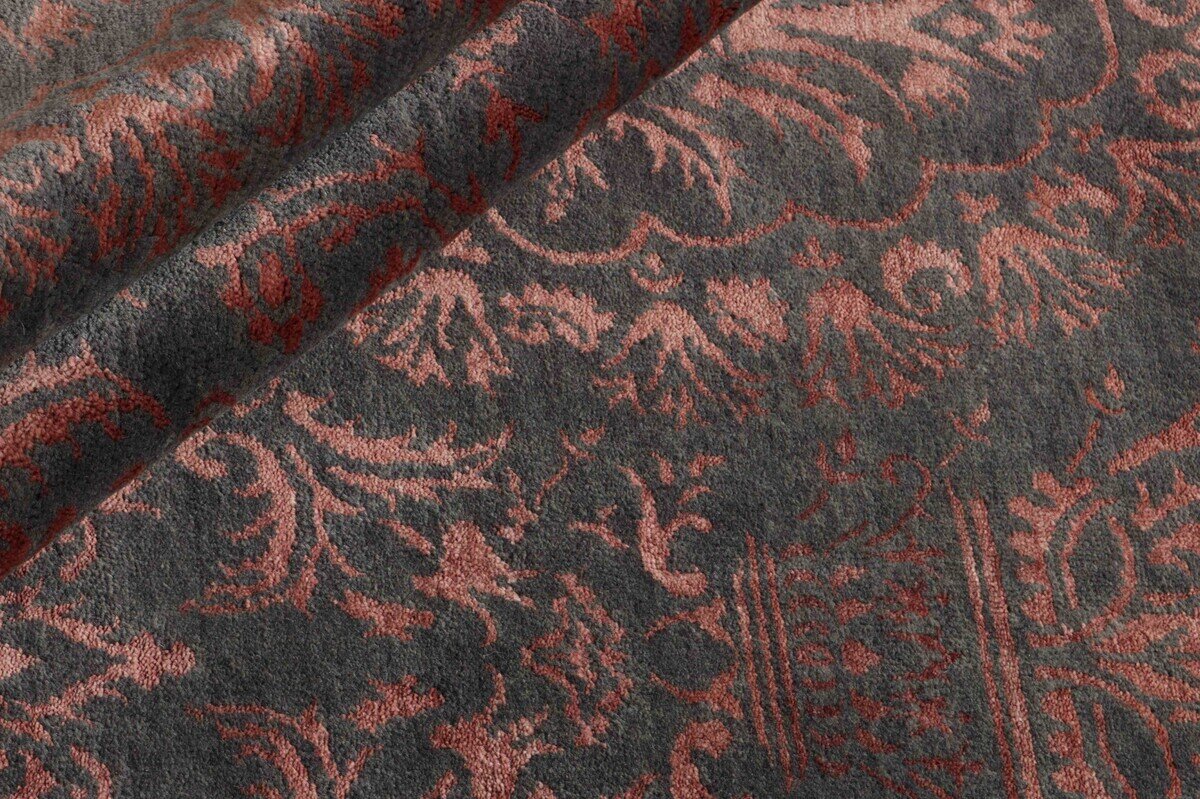 RUGS
