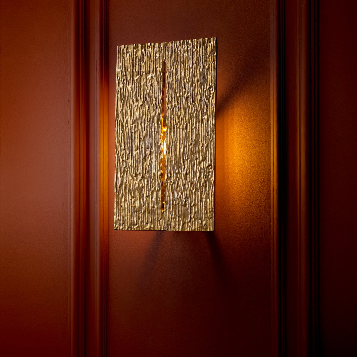 WALL LAMP