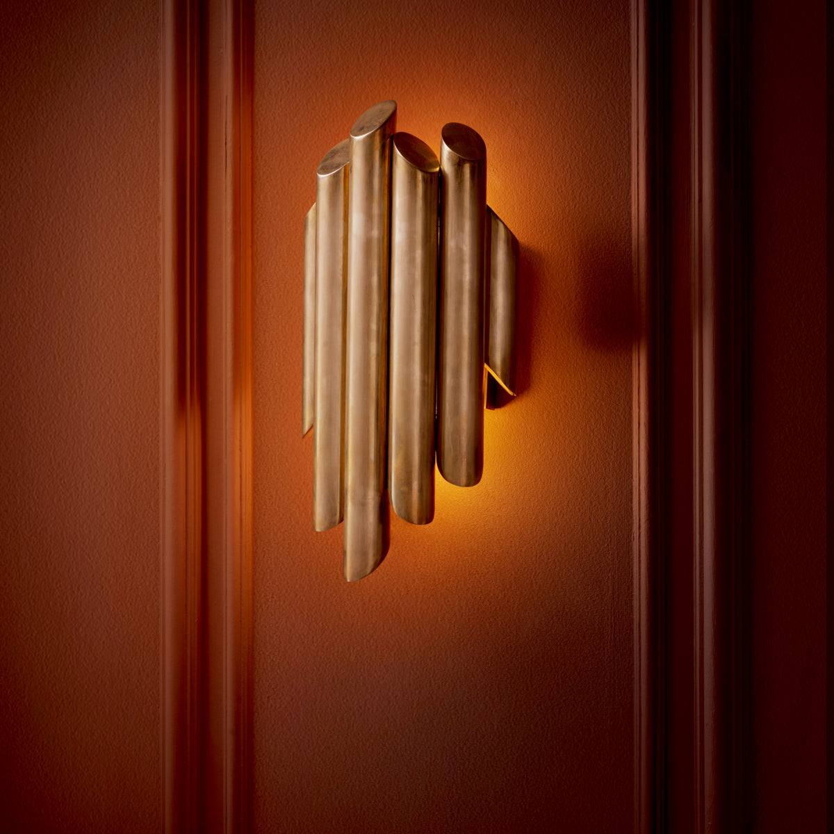 WALL LAMP