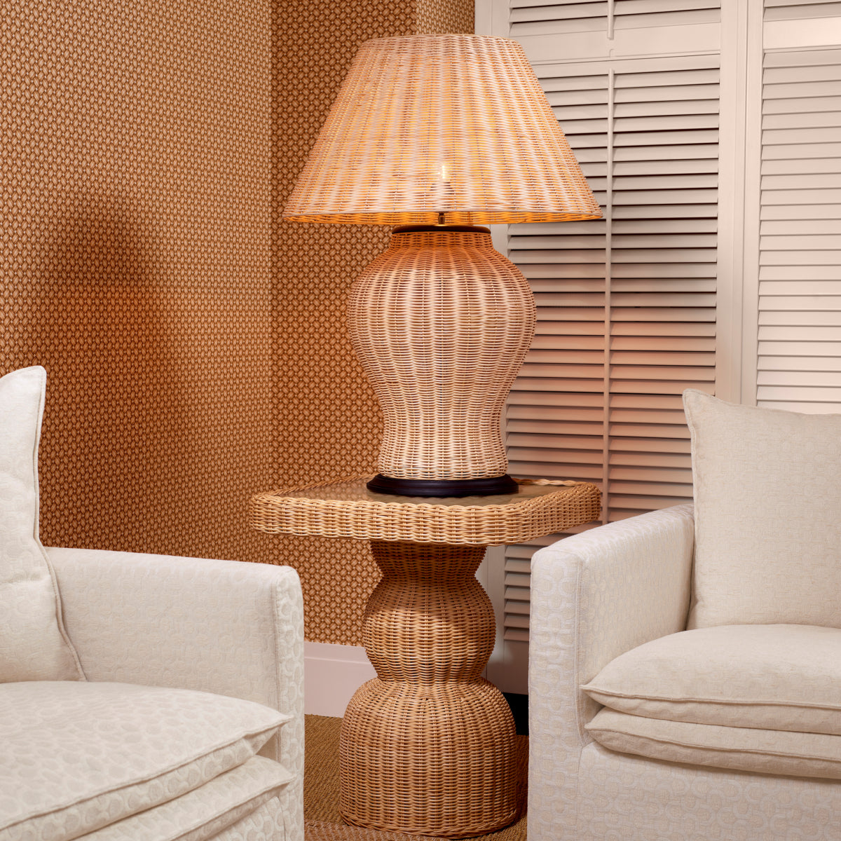 TABLE LAMP