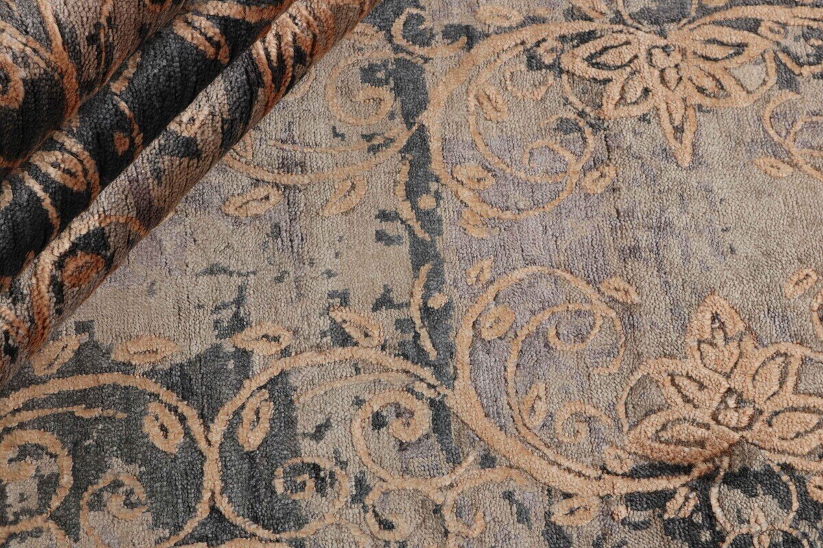 RUGS