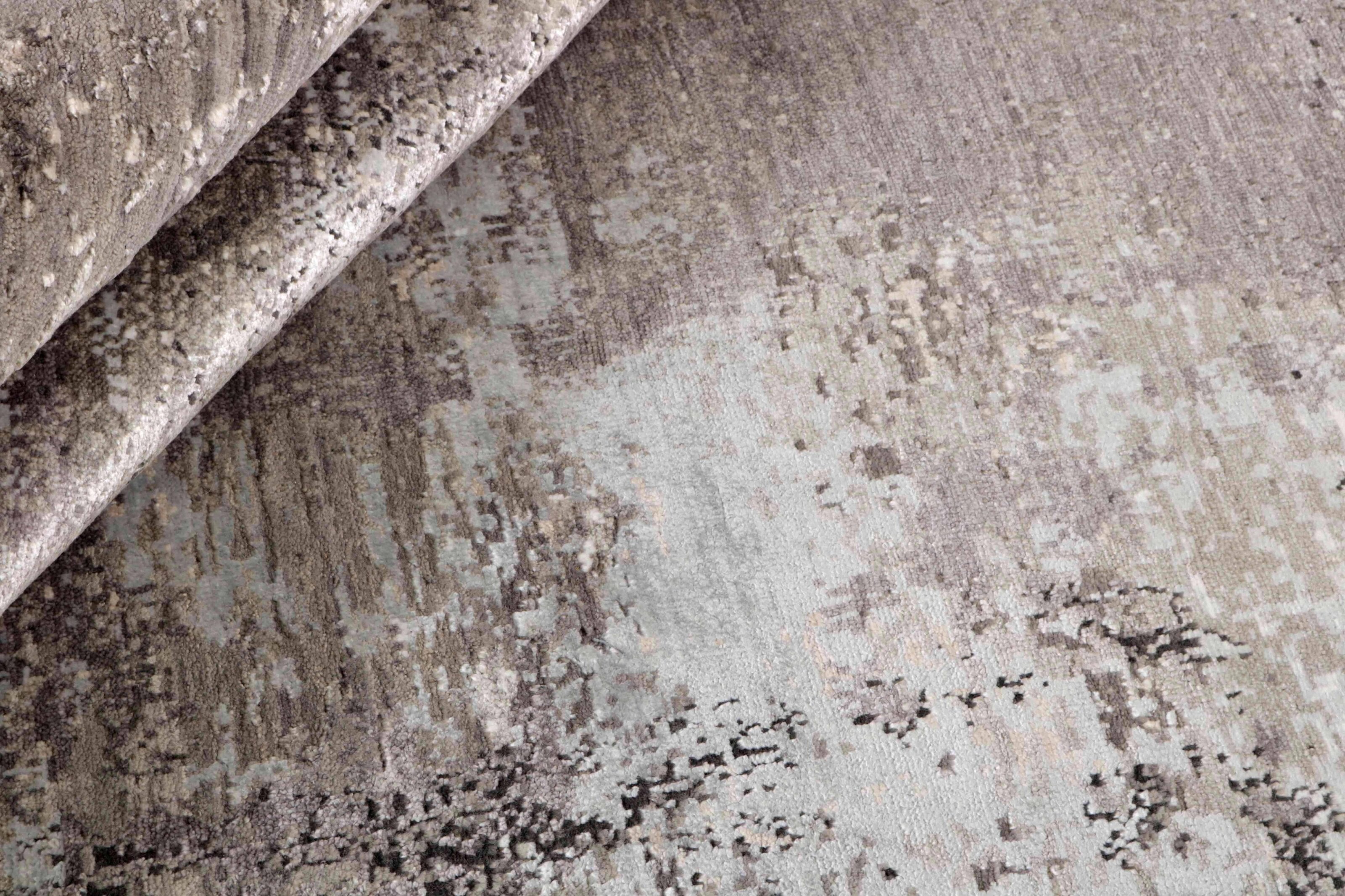 RUGS