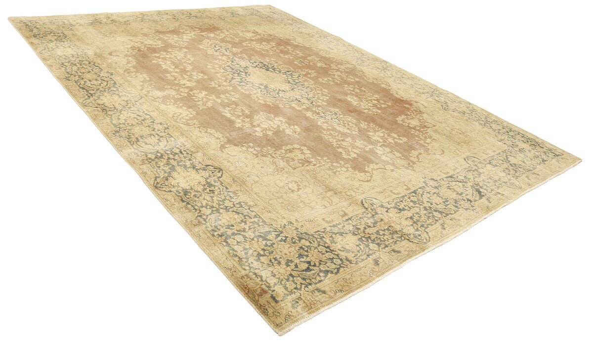 RUGS