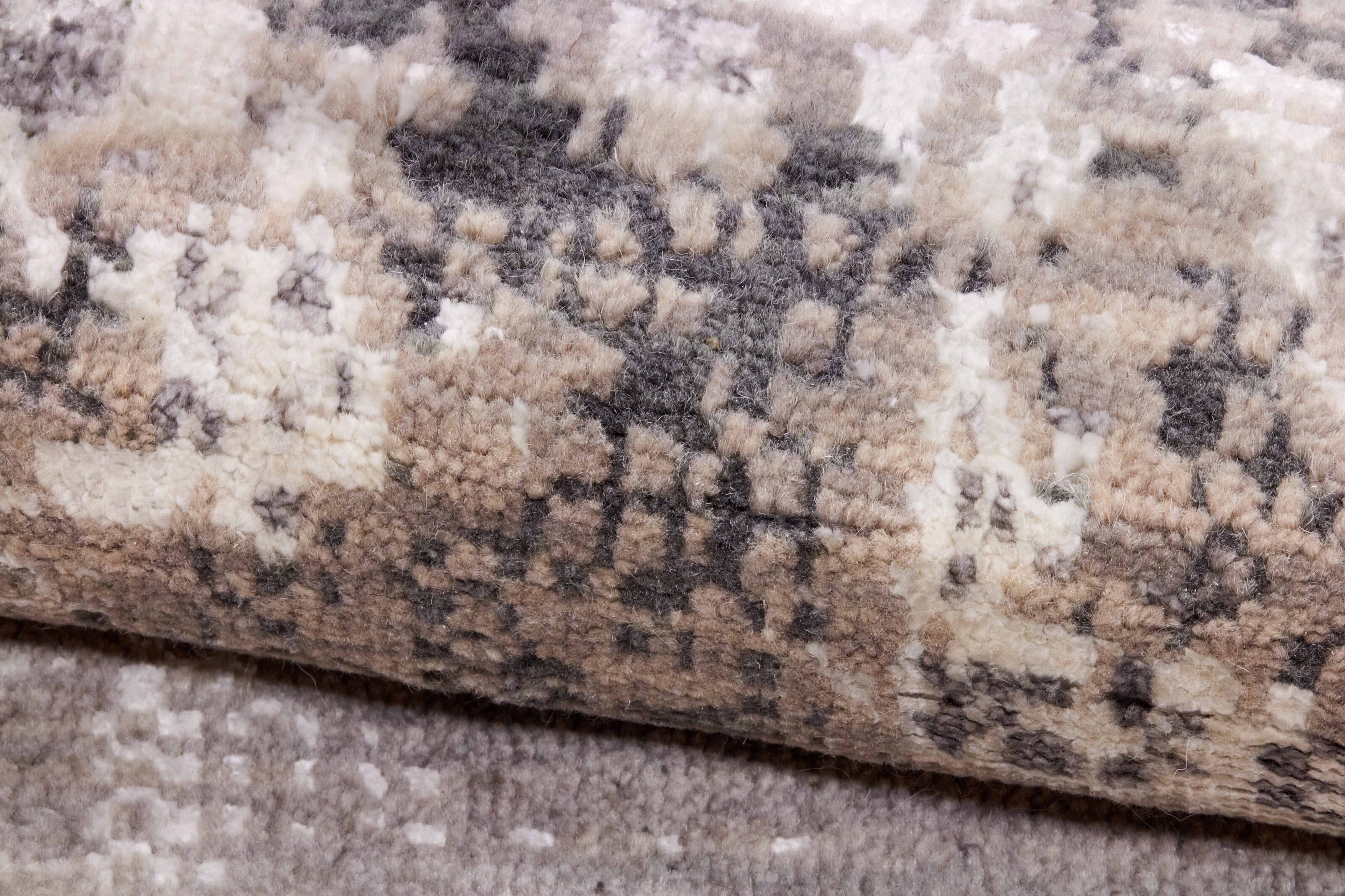 RUGS