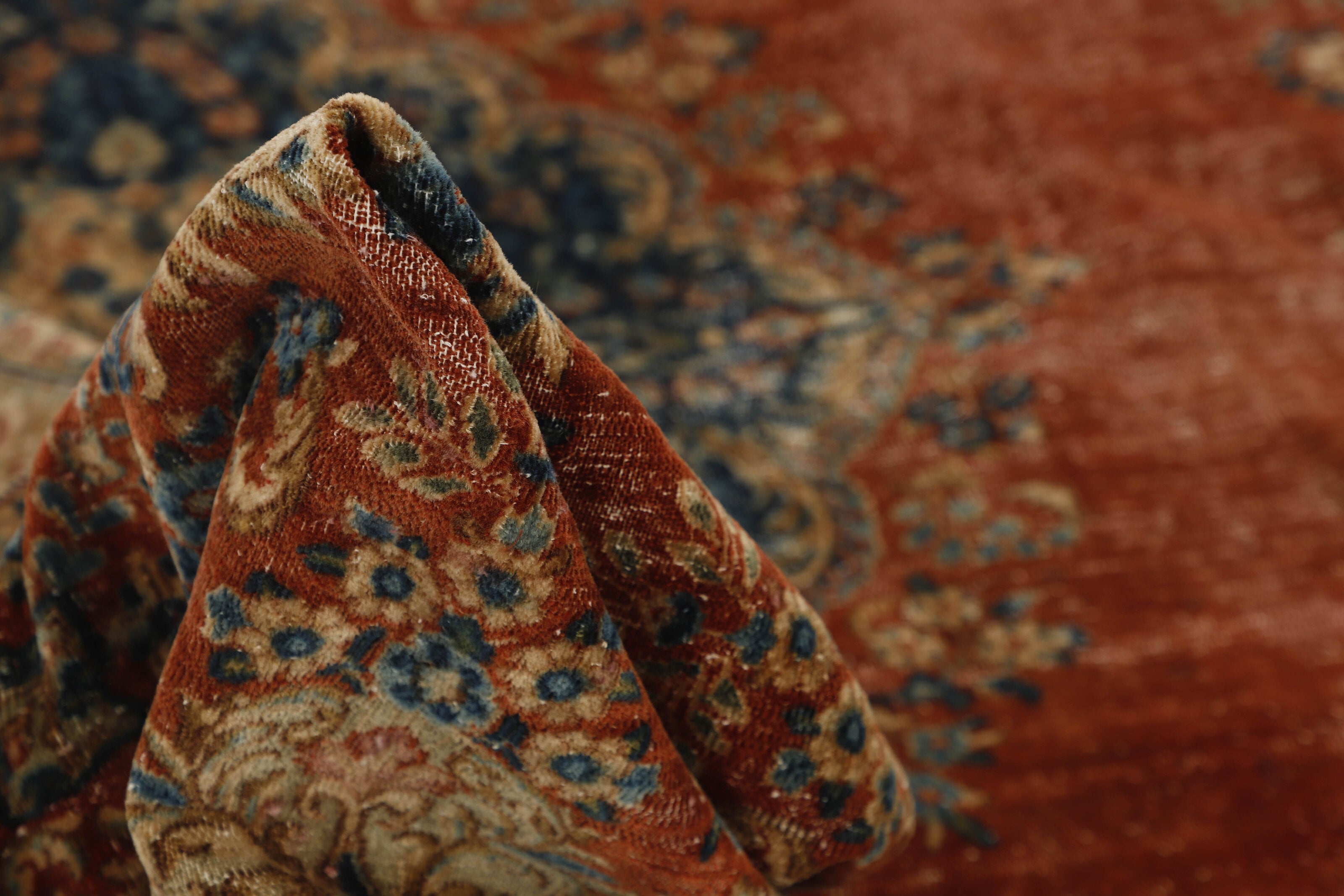 RUGS
