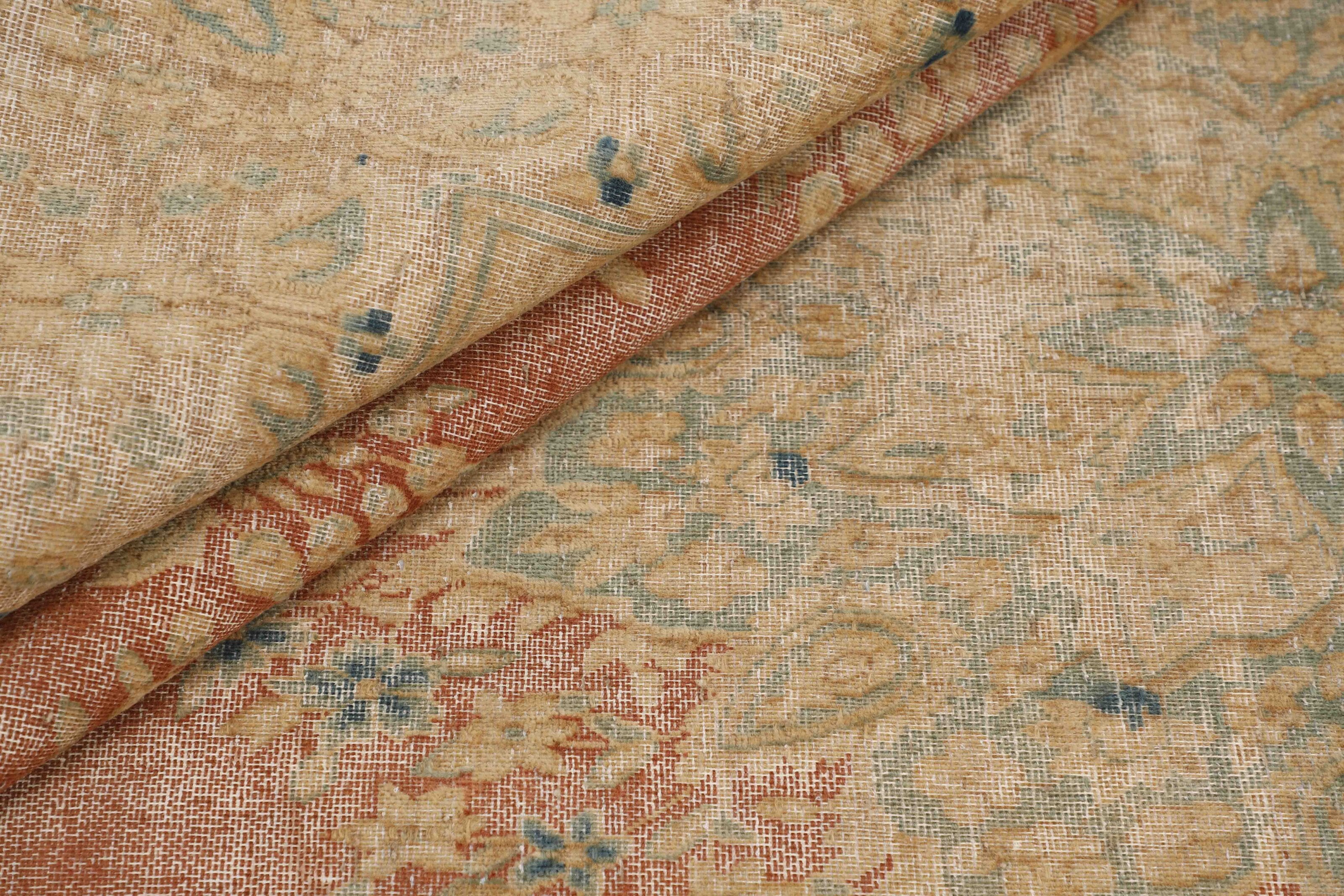 RUGS
