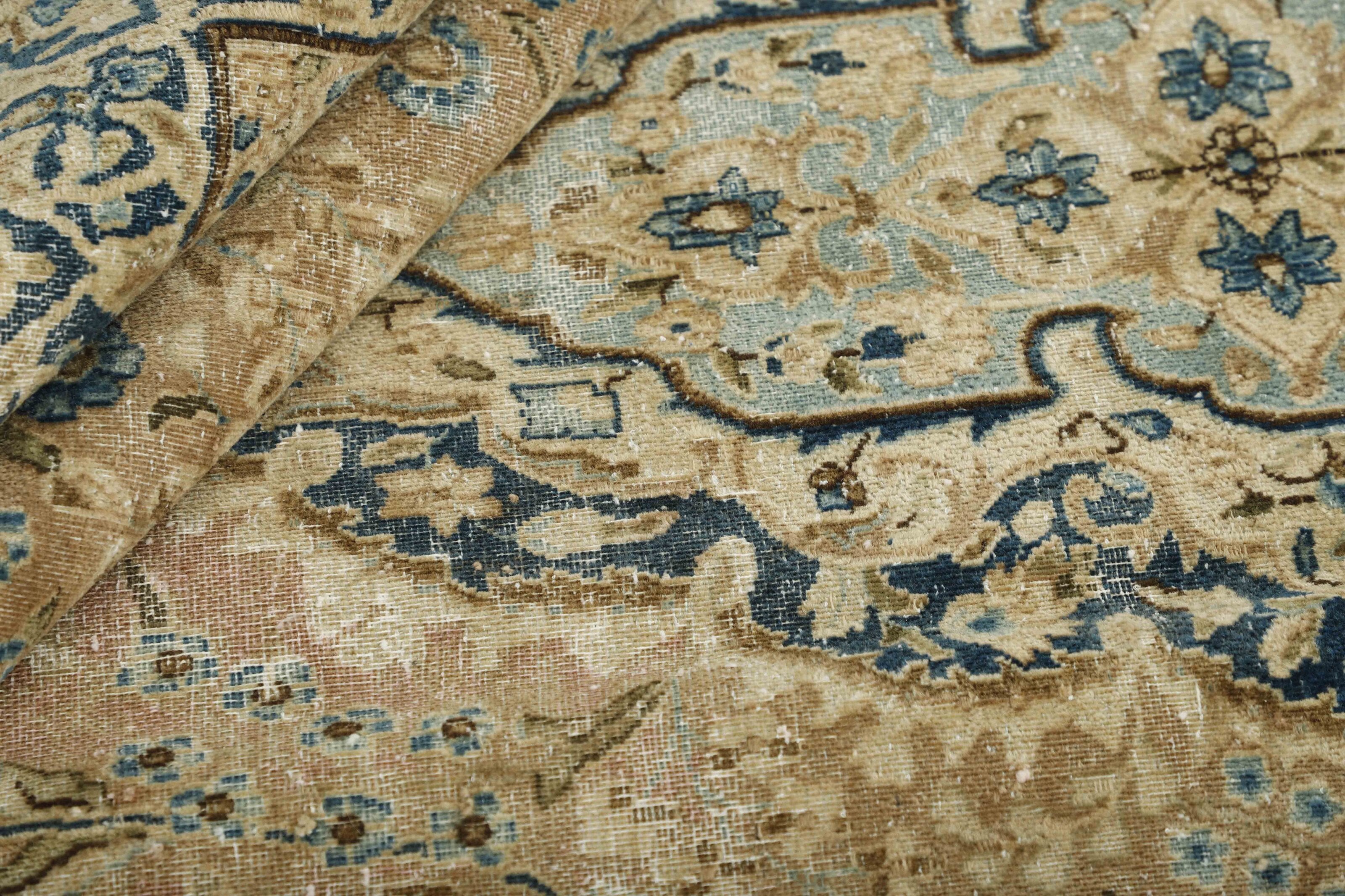 RUGS