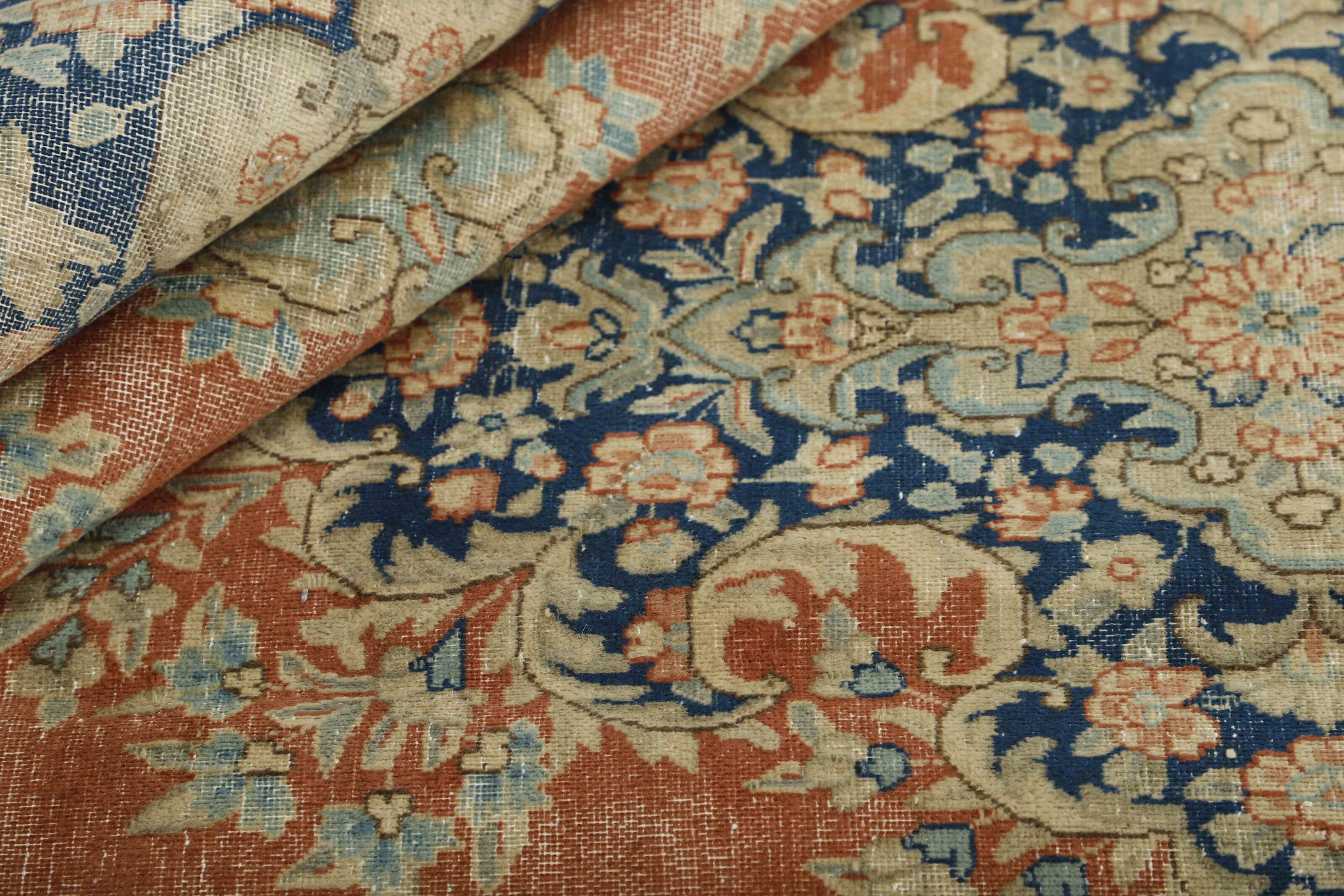 RUGS
