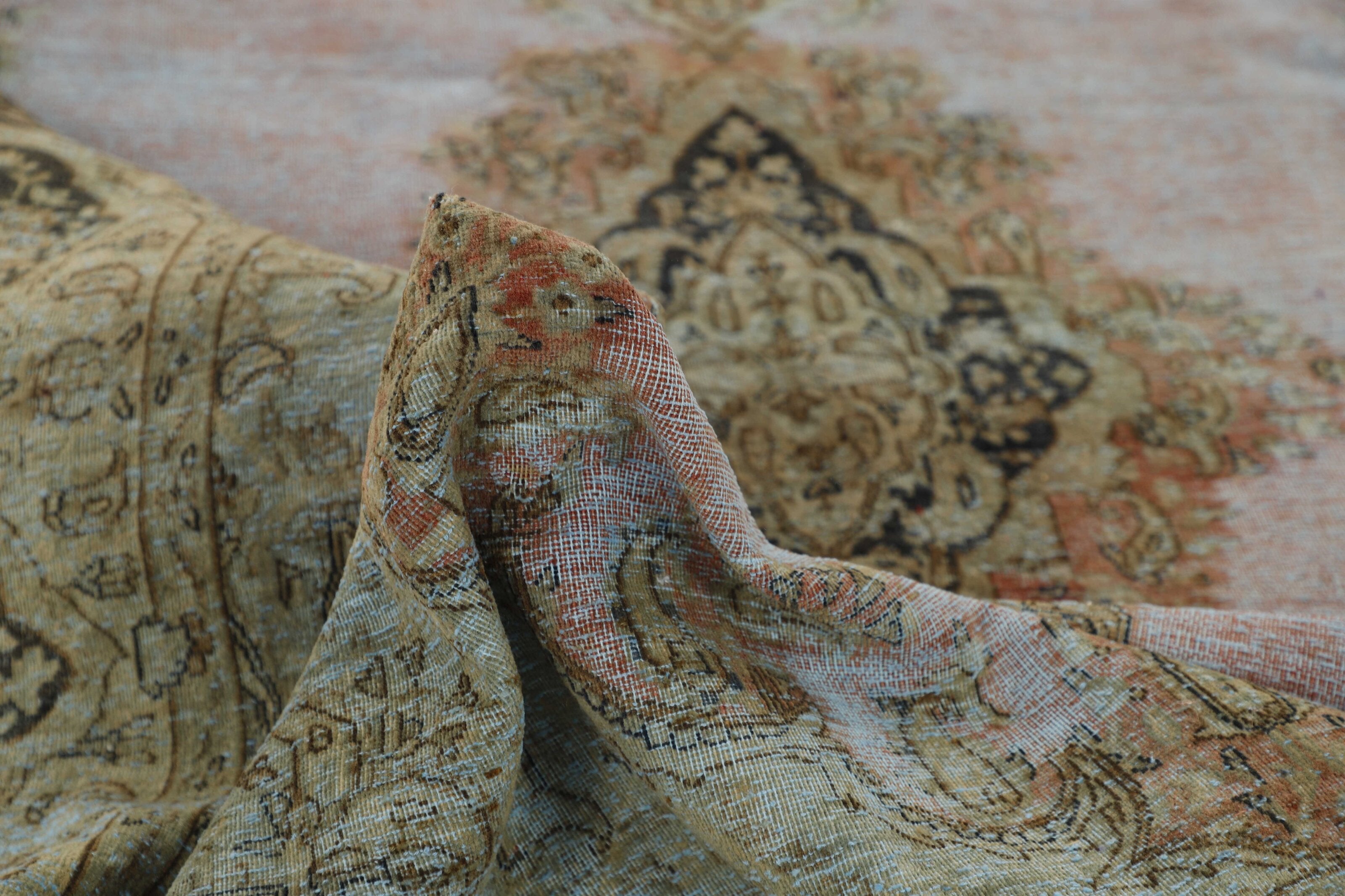 RUGS