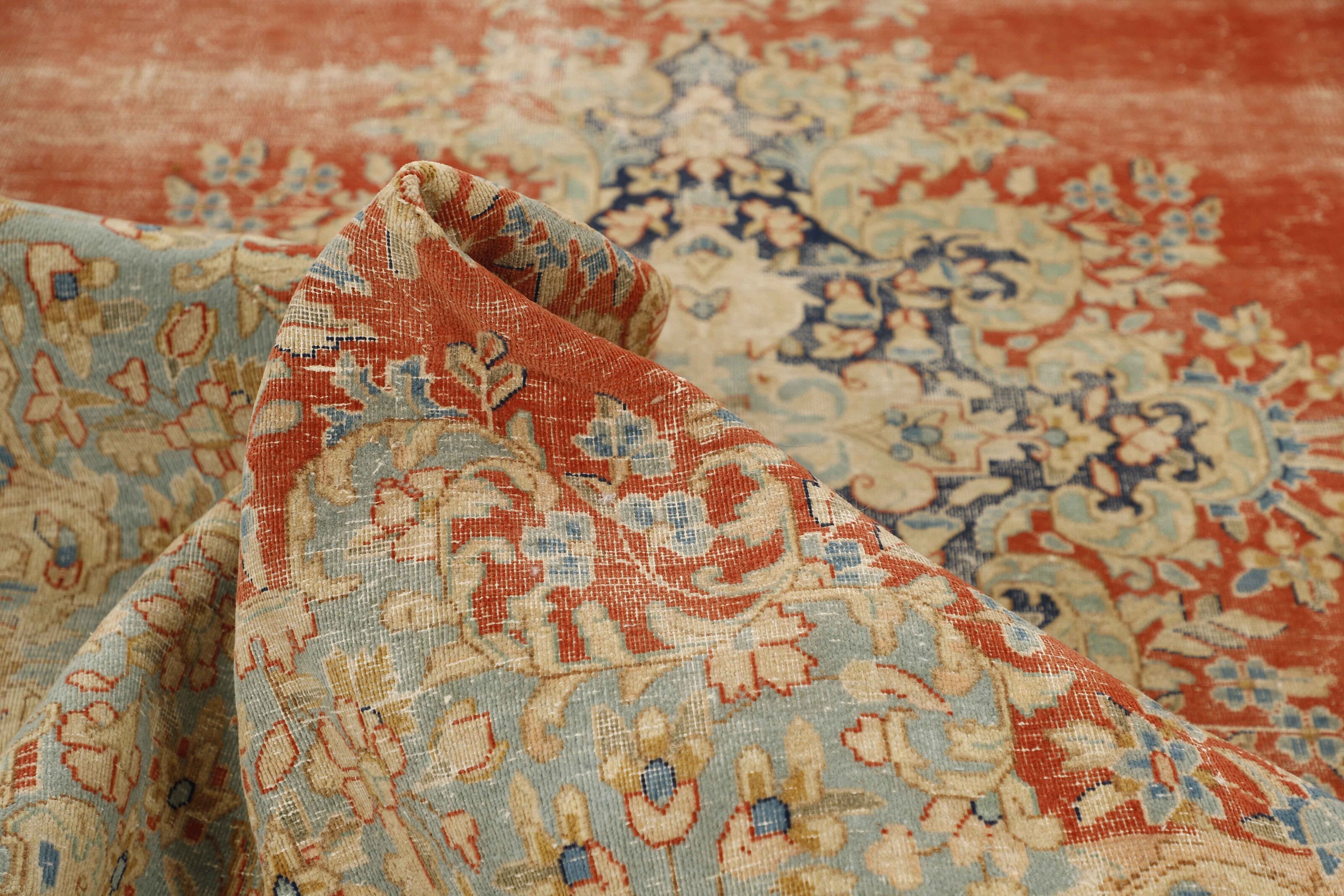 RUGS