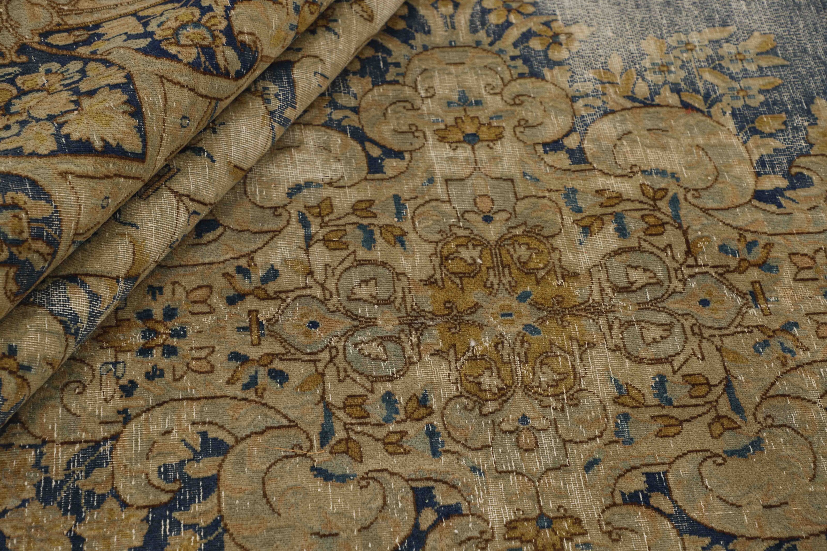 RUGS