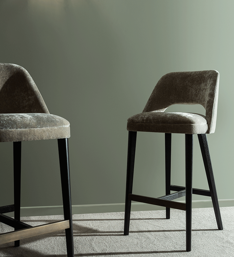 Chairs & Barstools