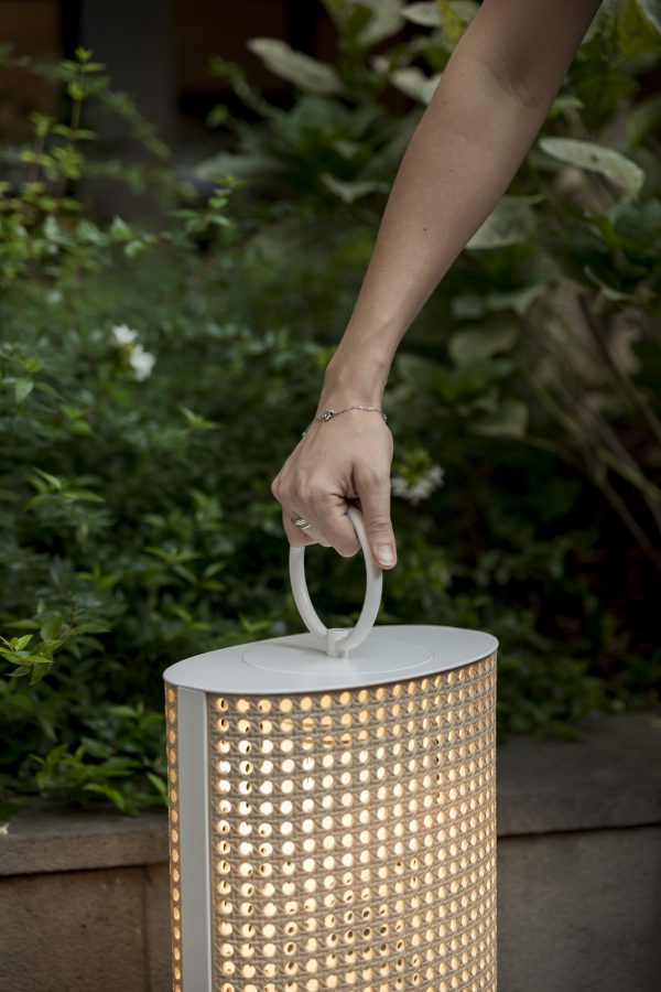 FLOOR LAMP