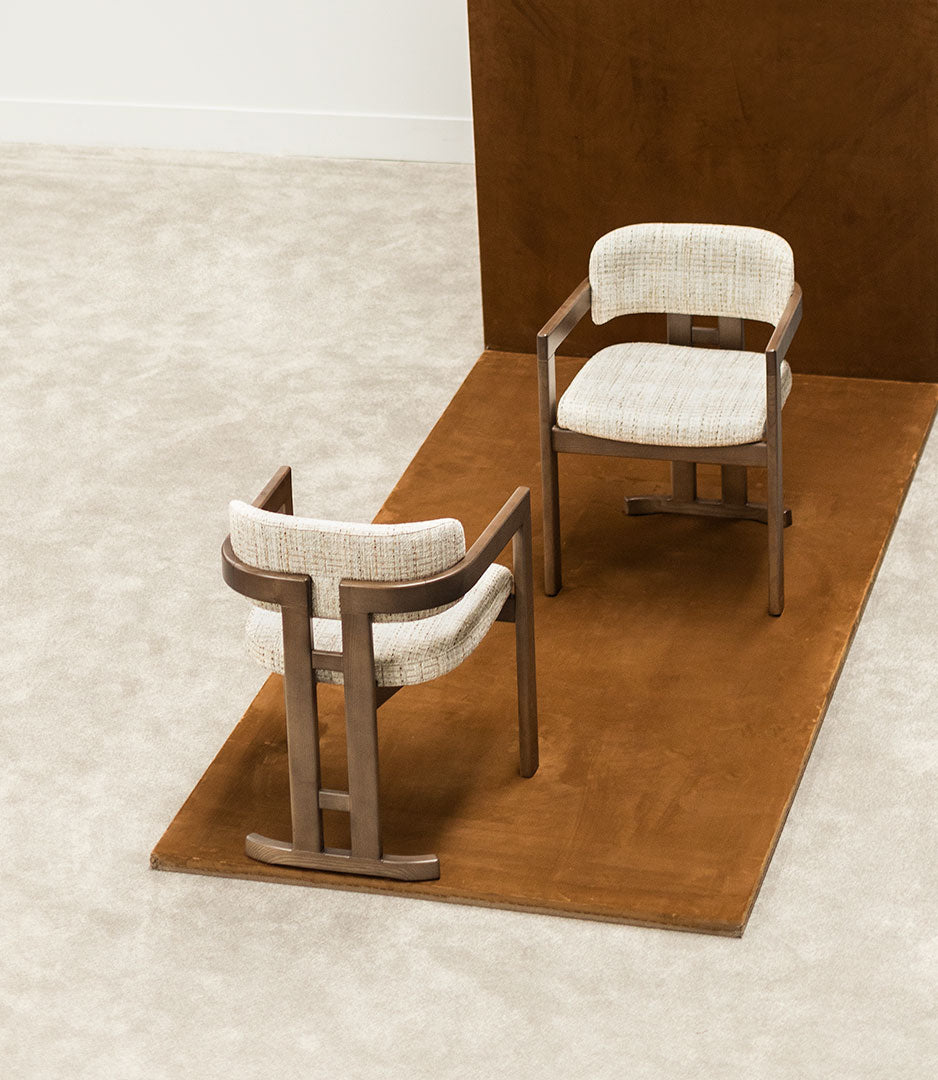 Chairs & Barstools